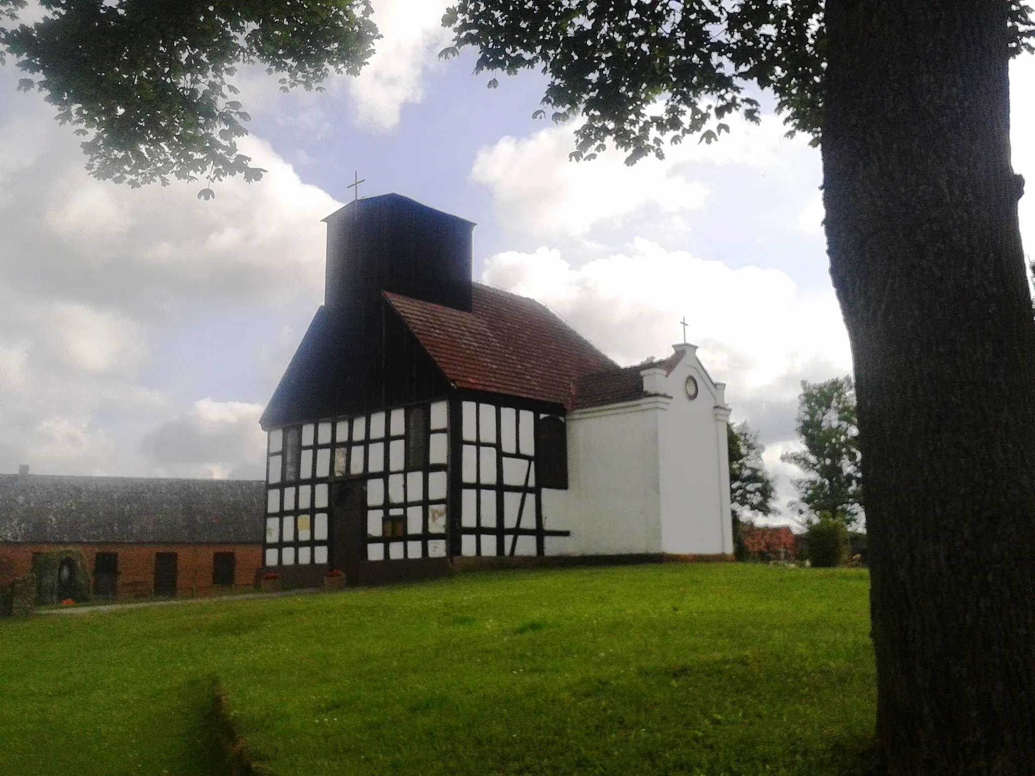 Photo showing: Worowo (gmina Łobez) - ryglowy kościół z 1707 r. p.w. Imienia Marii, z drewnianą wieżą.