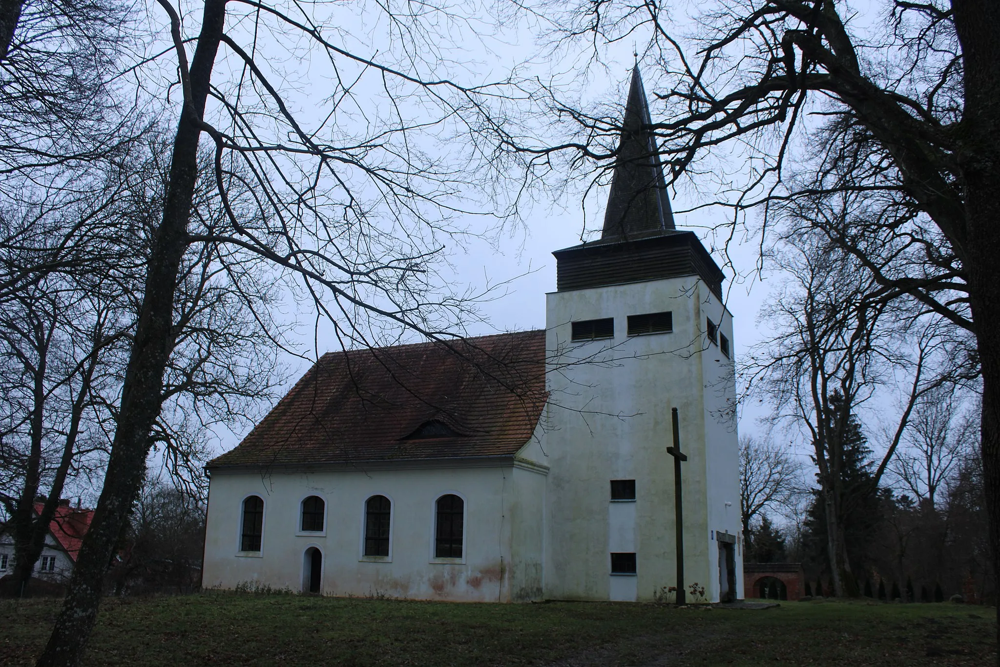 Photo showing: kościół śś. Piotra i Pawła we wsi Wierzchomino