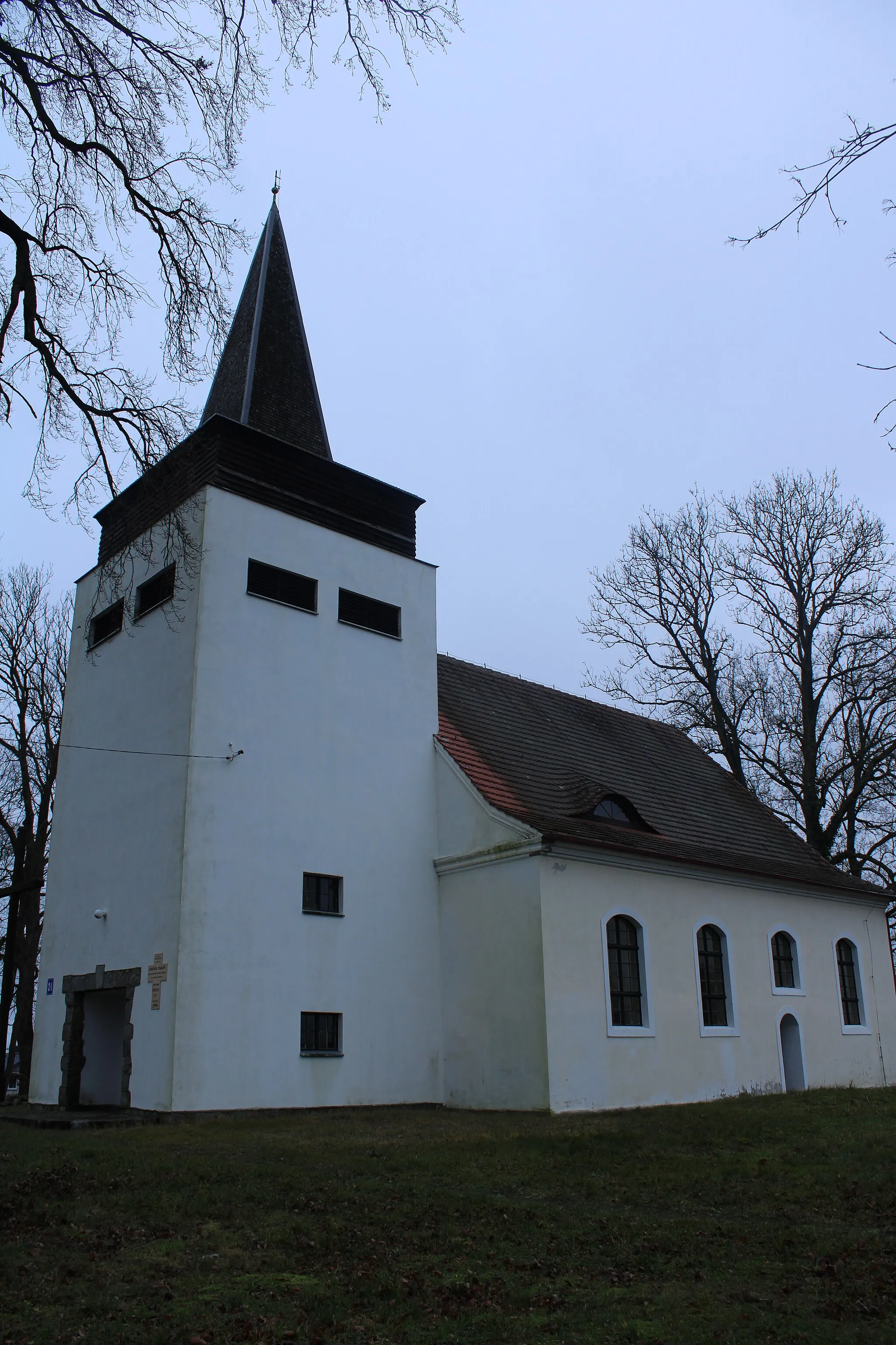 Photo showing: kościół śś. Piotra i Pawła we wsi Wierzchomino