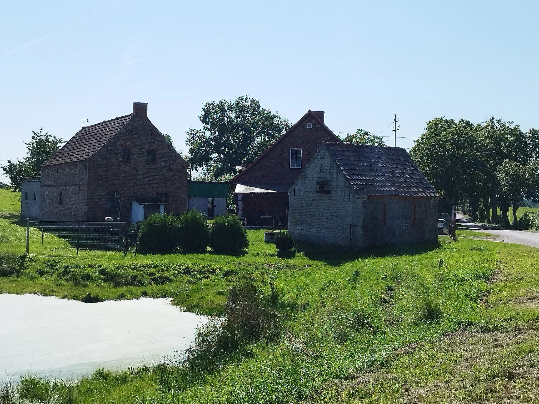 Photo showing: Zabudowania w Smołdzęcinie, gmina Złocieniec