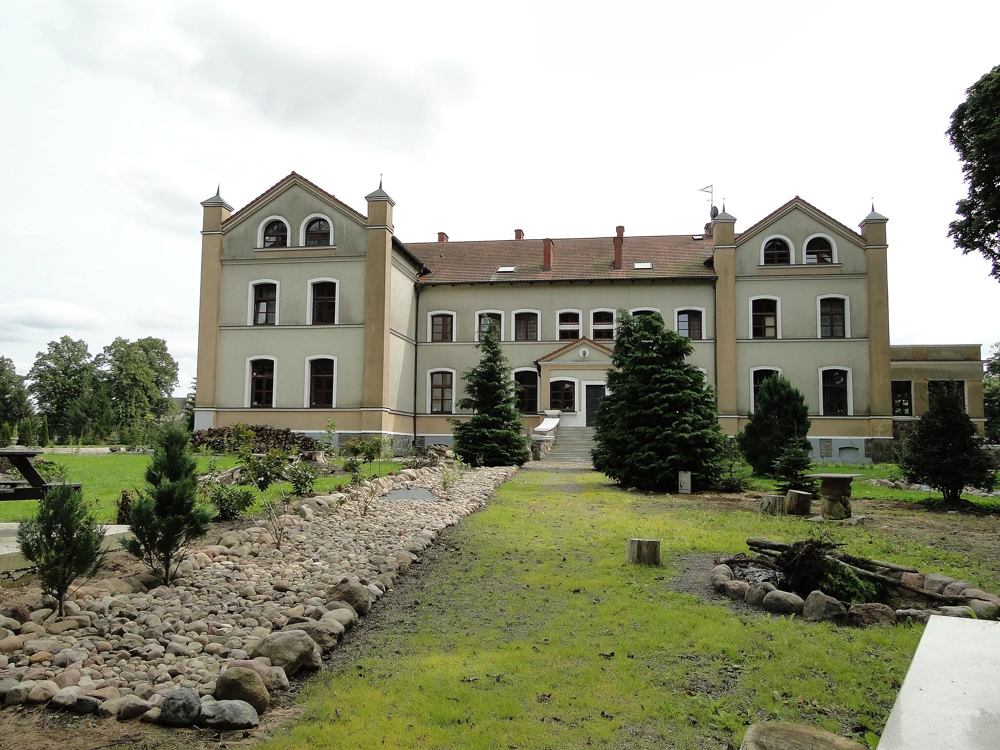 Photo showing: Pałac w Słonowicach - elewacja ogrodowa