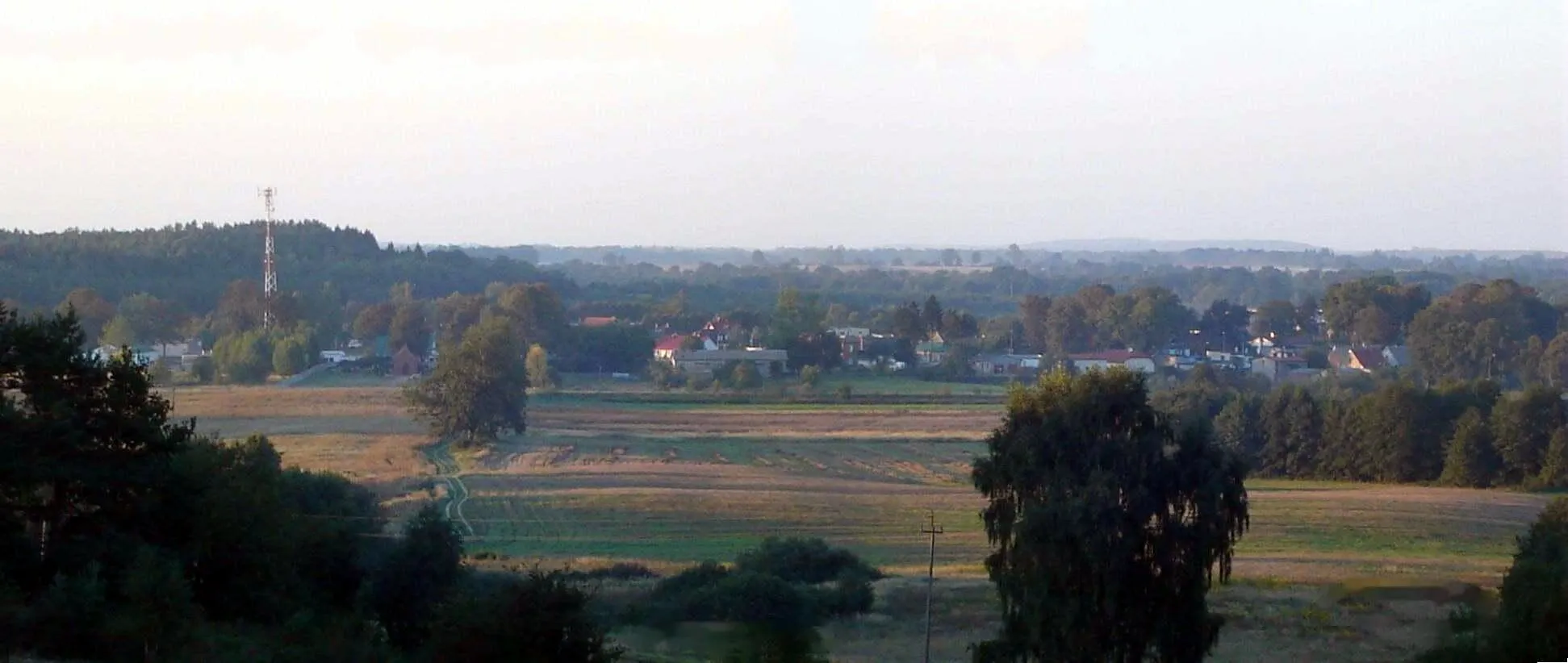 Photo showing: Redło - widok z Redłowskich Gór