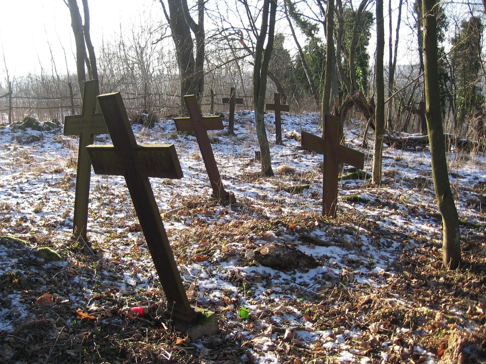 Photo showing: Zabytkowe krzyże na przyborskim cmentarzu