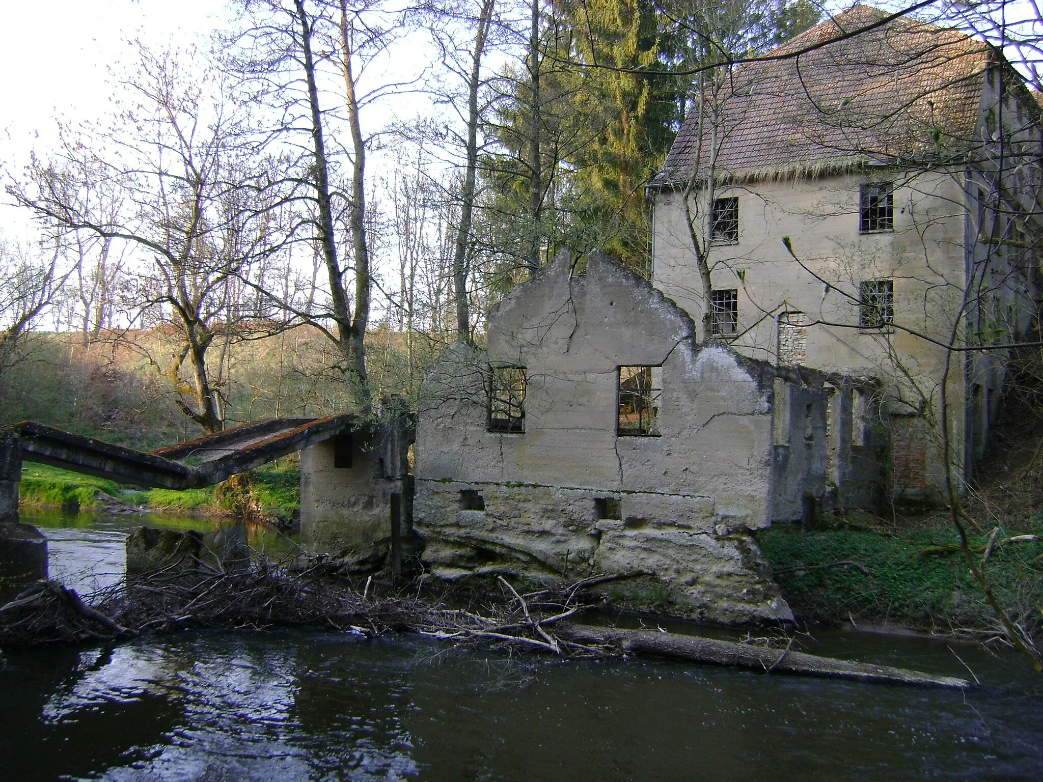 Photo showing: Old Mill on Parsęta River in Osówko near Białogard (NW Poland)