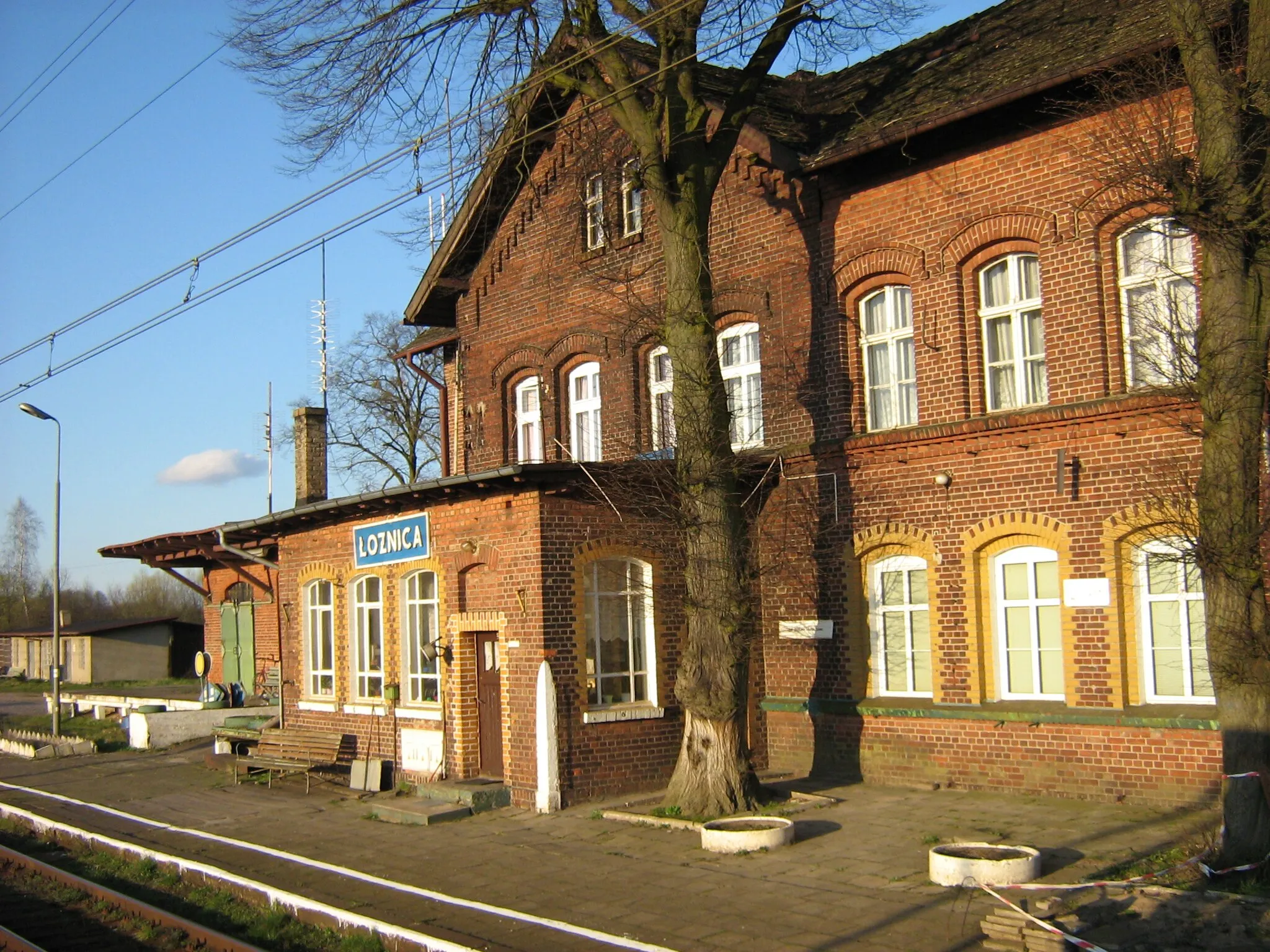 Photo showing: Stacja kolejowa w Łożnicy (Polska)