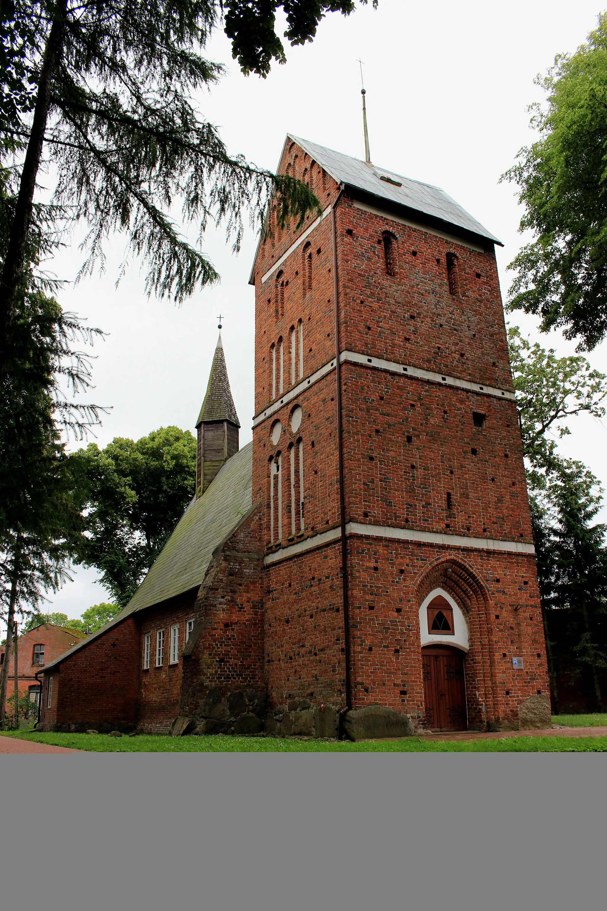 Photo showing: Kościół MB Ostrobramskiej w Krupach