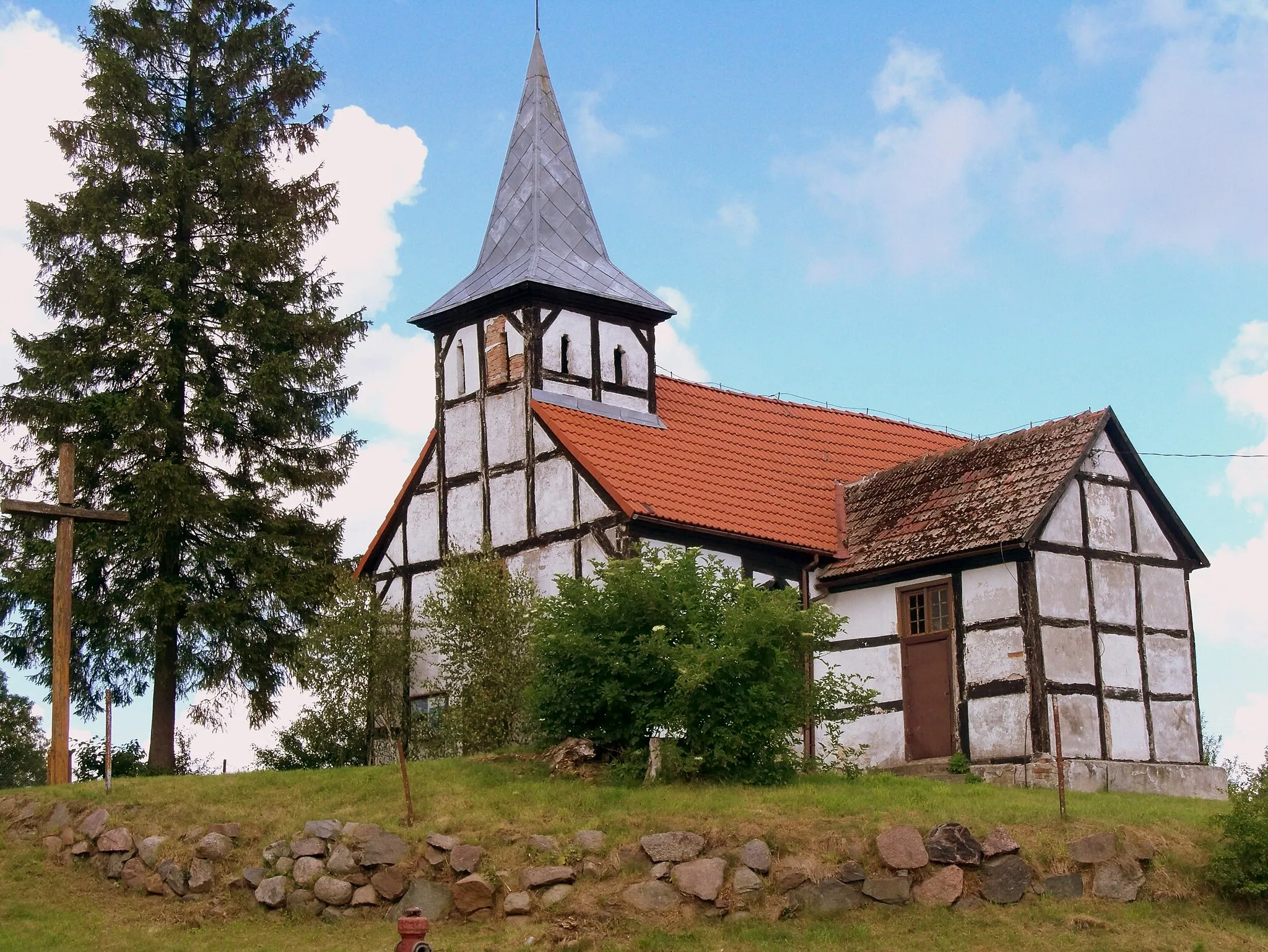 Photo showing: Kowalki kościół filialny P.W. Św. Stanisława Biskupa