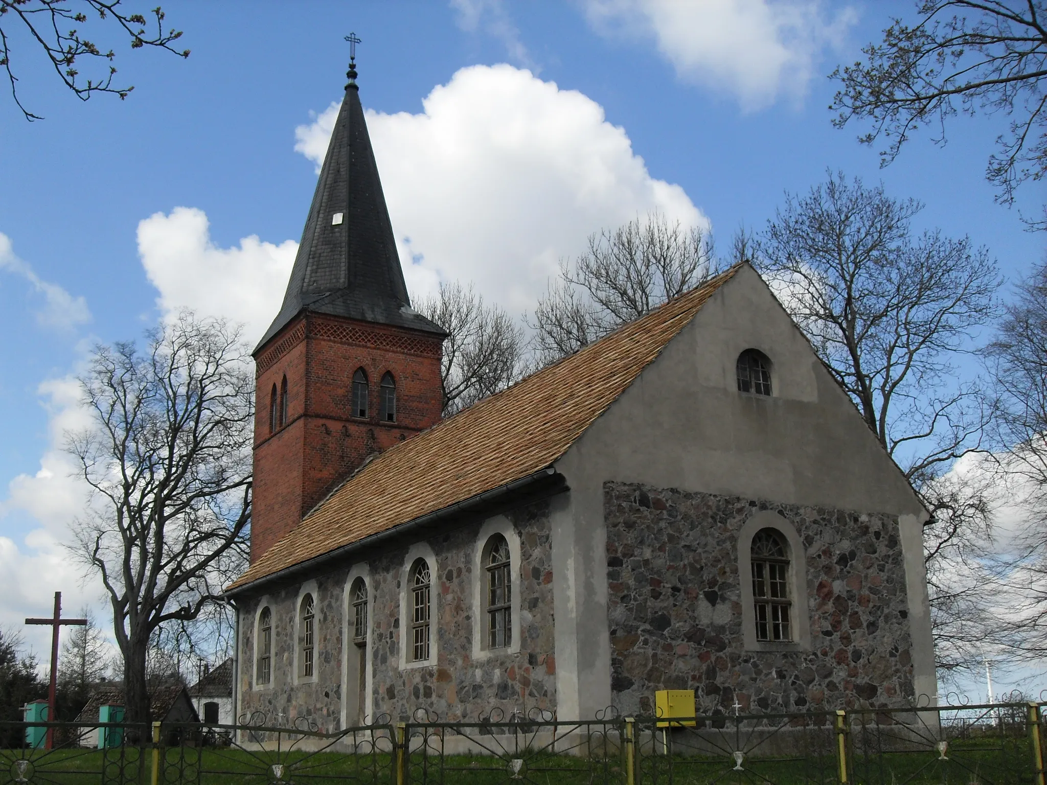 Photo showing: Our Lady of Częstochowa church in Karścino, Poland