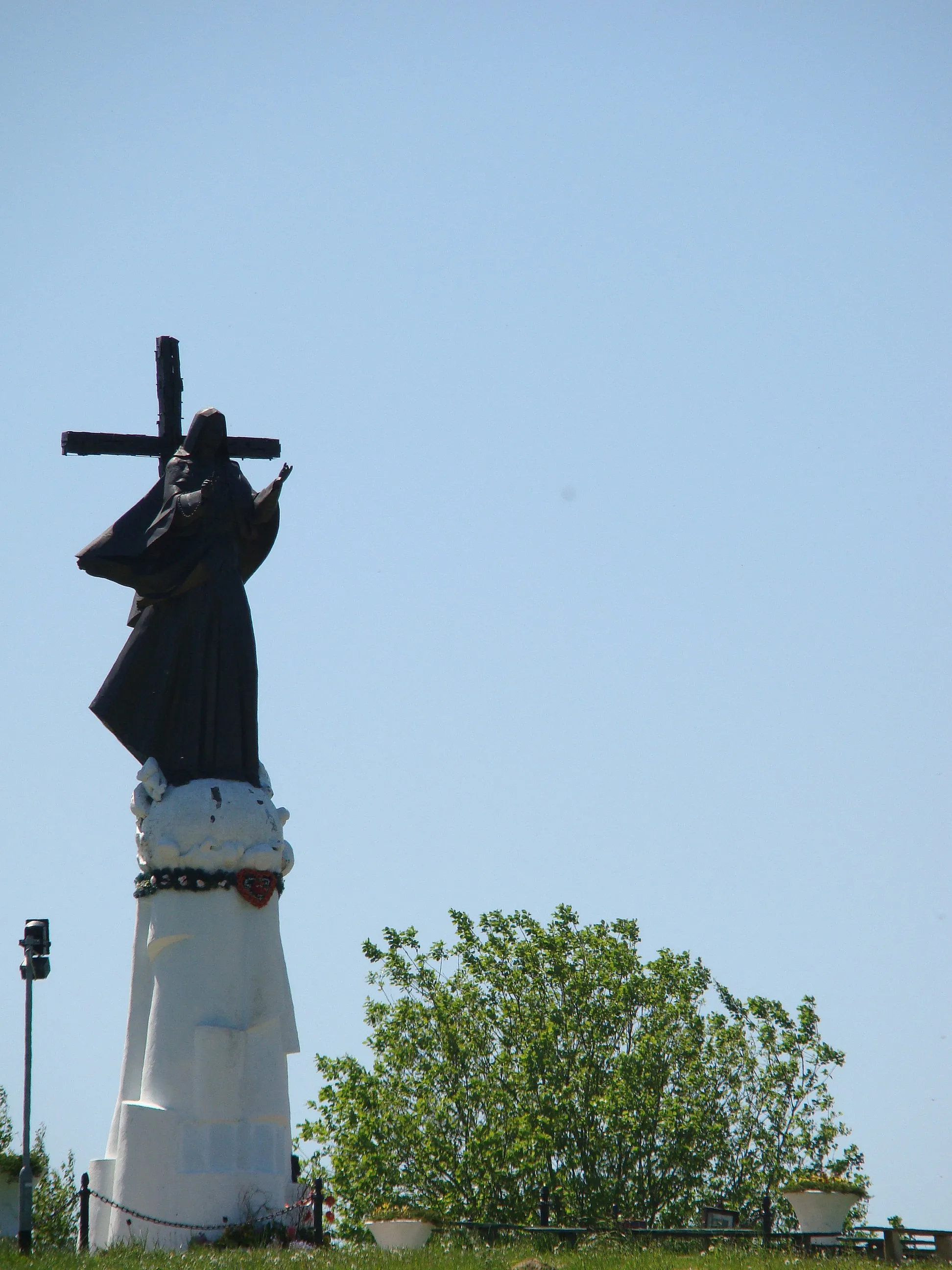 Photo showing: Figura Matki Boskiej Królowej Narodu