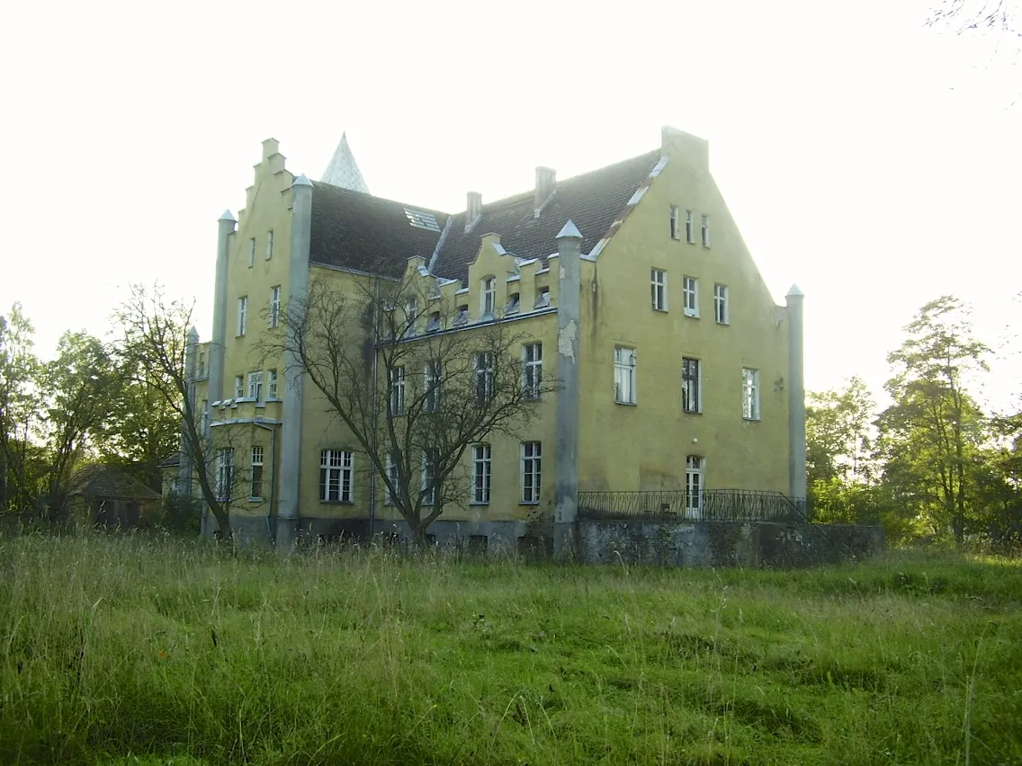 Photo showing: Dobrowo, pałac, poł. XIX, 1975-1977