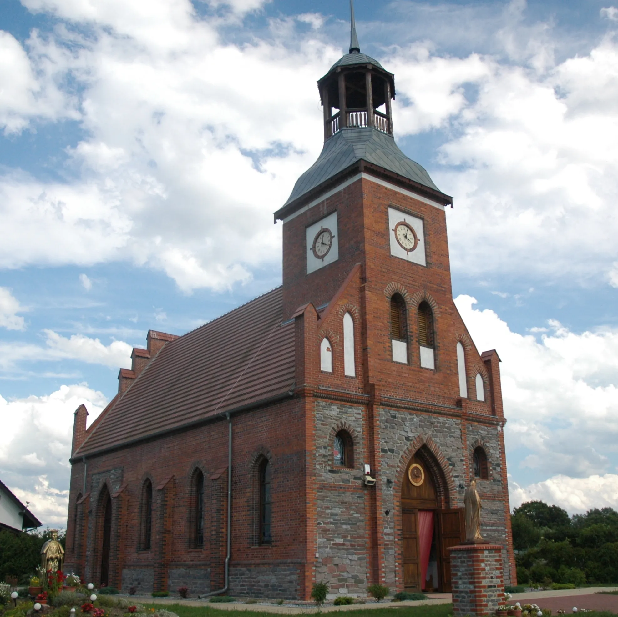 Photo showing: Kościół filialny pw. Stefana Wyszyńskiego w Chominie