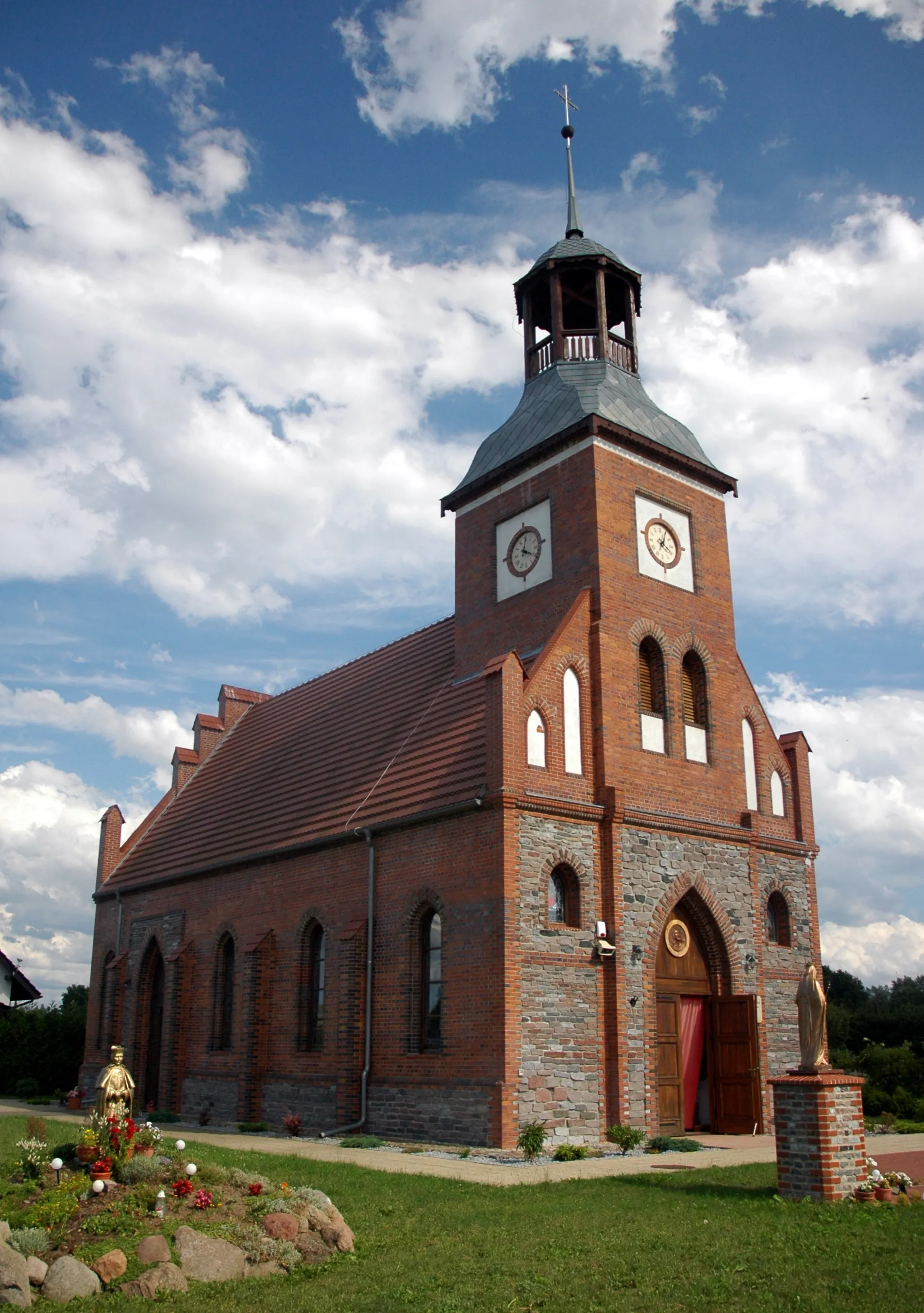 Photo showing: Kościół filialny pw. Stefana Wyszyńskiego w Chominie