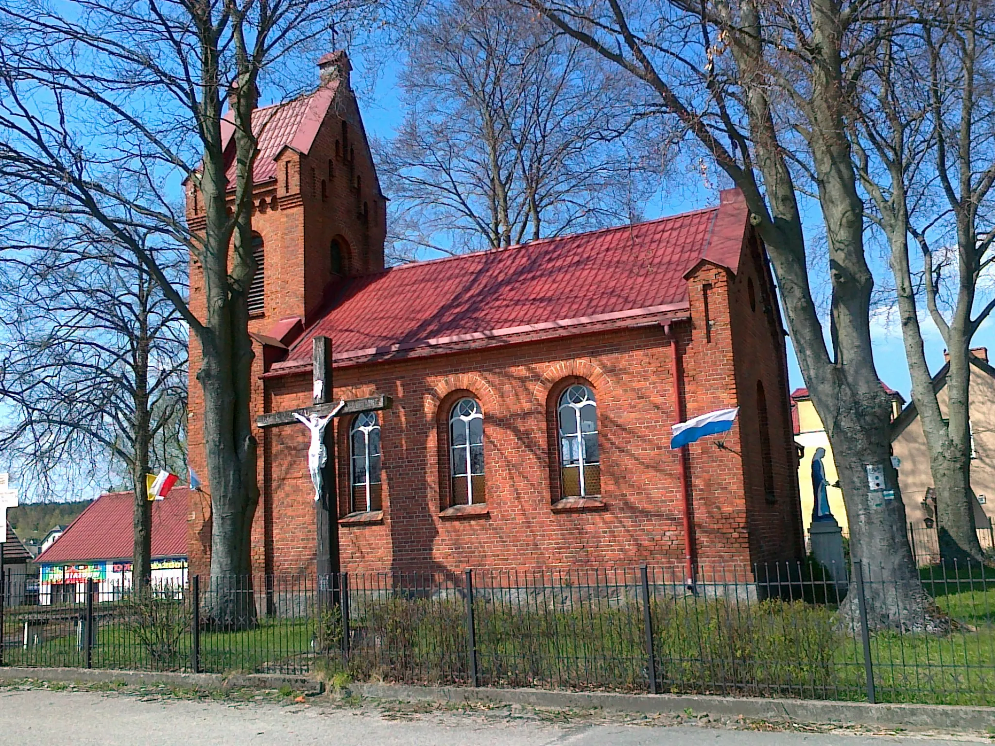 Photo showing: Kościółek  centrum miasteczka