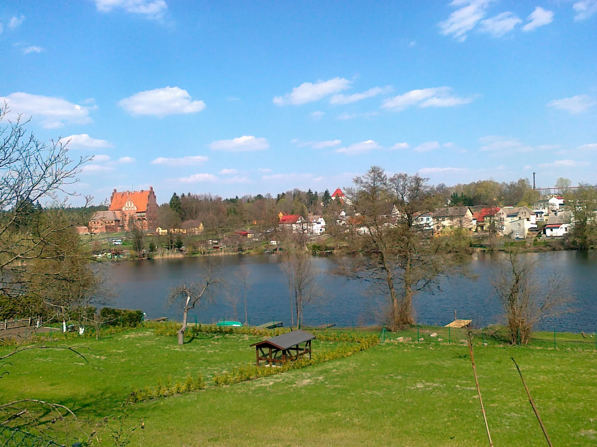 Photo showing: Widok na Jezioro Ławiczka w Białym Borze