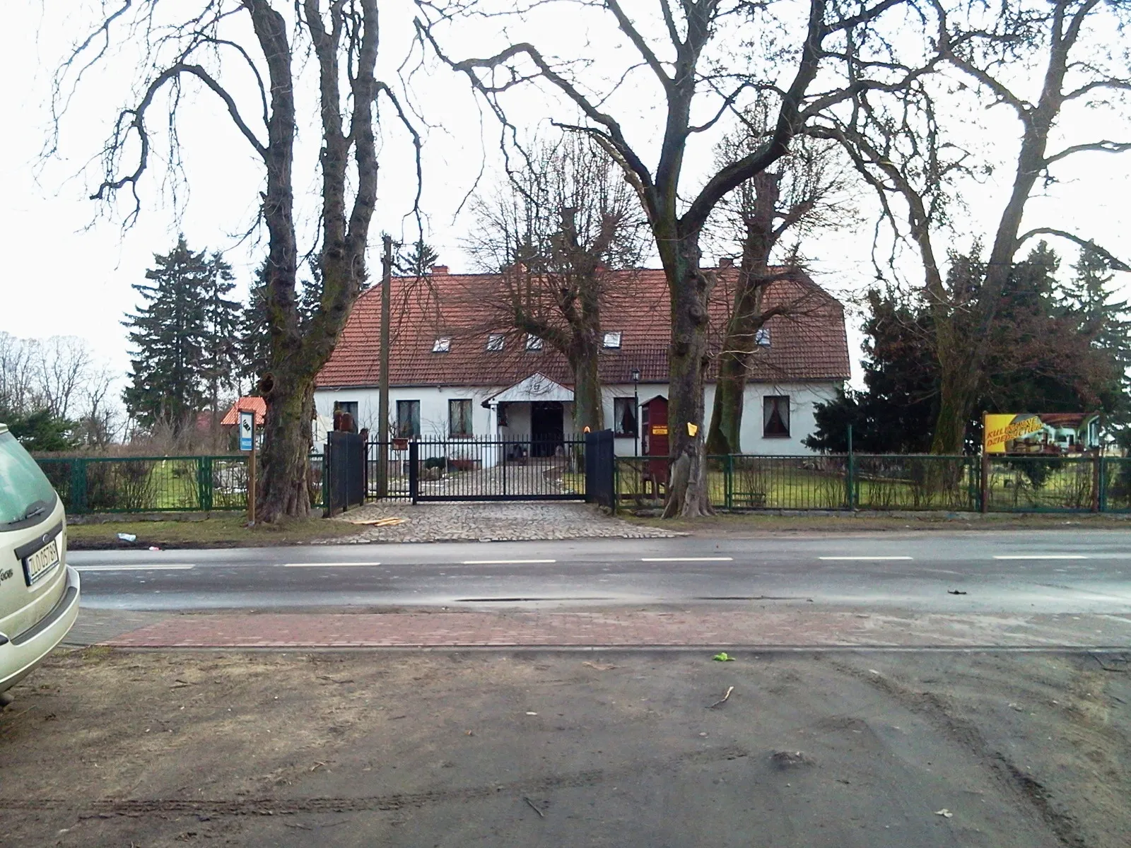 Photo showing: Bełczna - zajazd