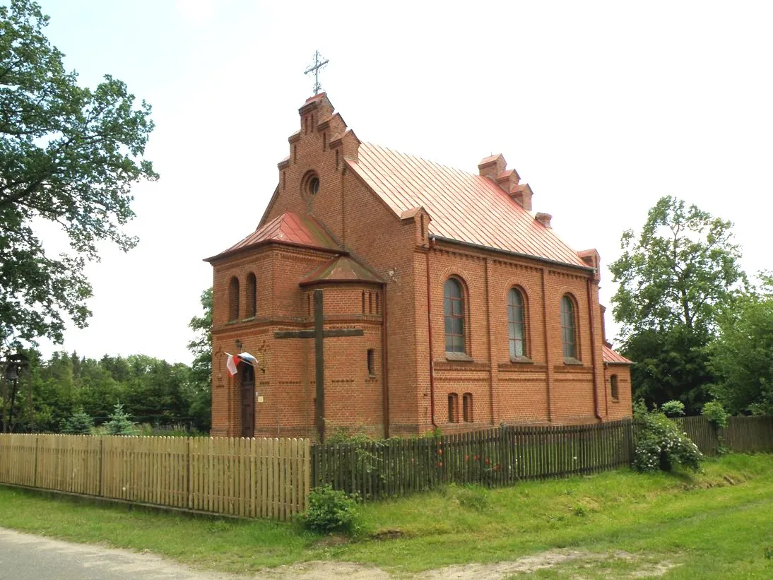 Photo showing: Zdbice - rzymskokatolicki kościół filialny p.w. Podwyższenia Krzyża Świętego, 1888