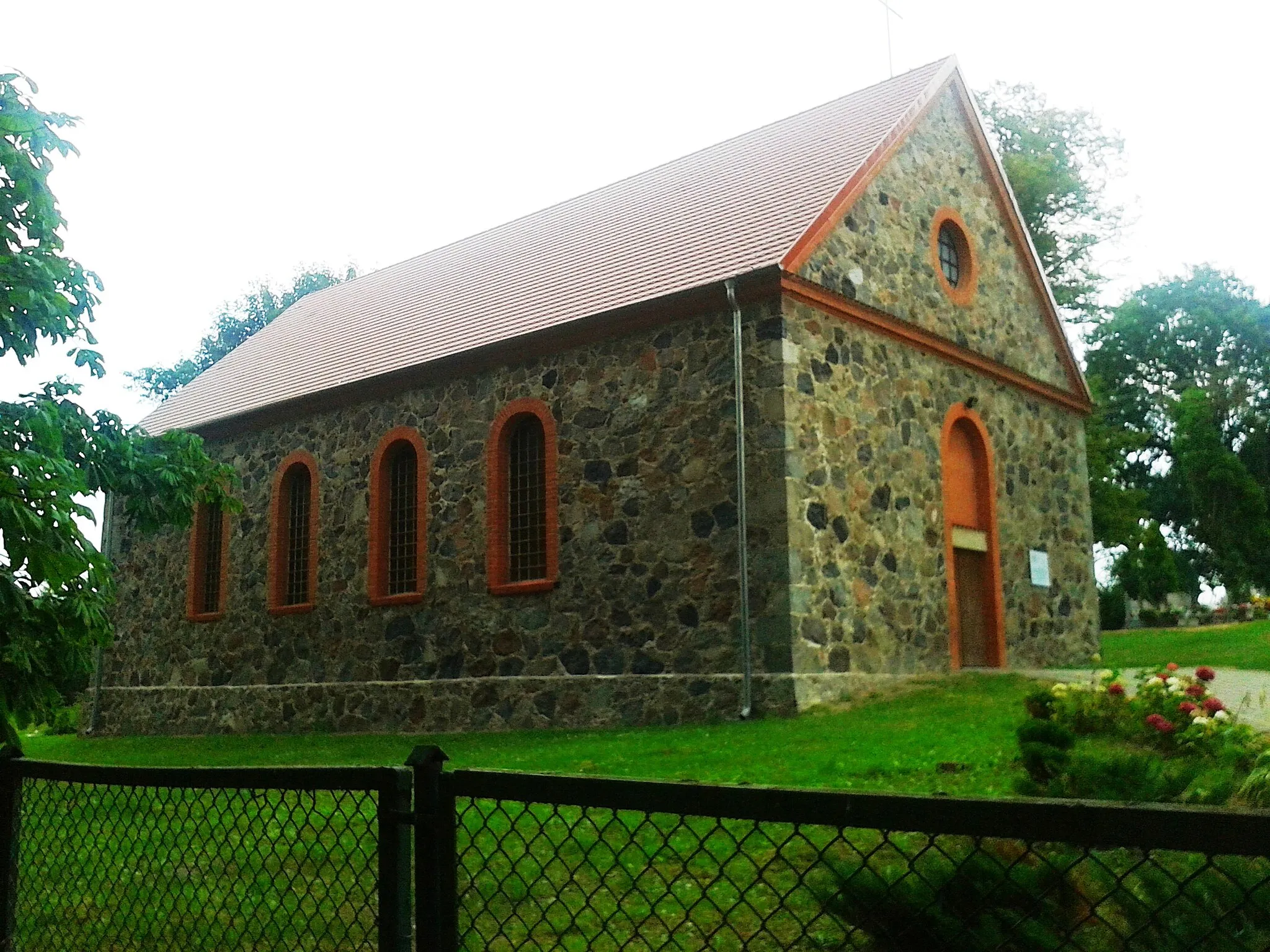 Photo showing: Kościół - Zajezierze