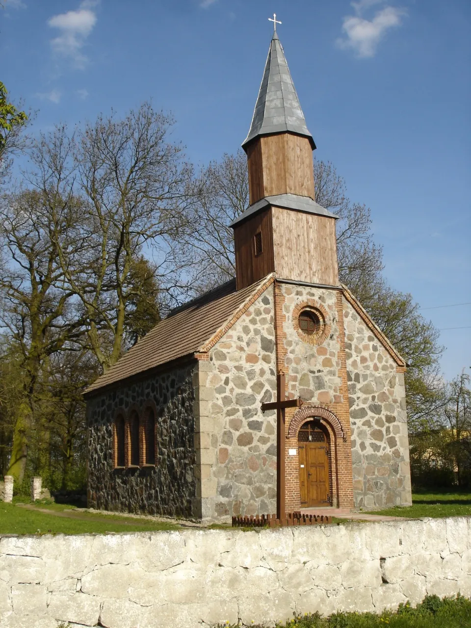 Photo showing: Storkówko - rzymskokatolicki kościół filailny  p.w. św. Stanisława Biskupa Męczennika