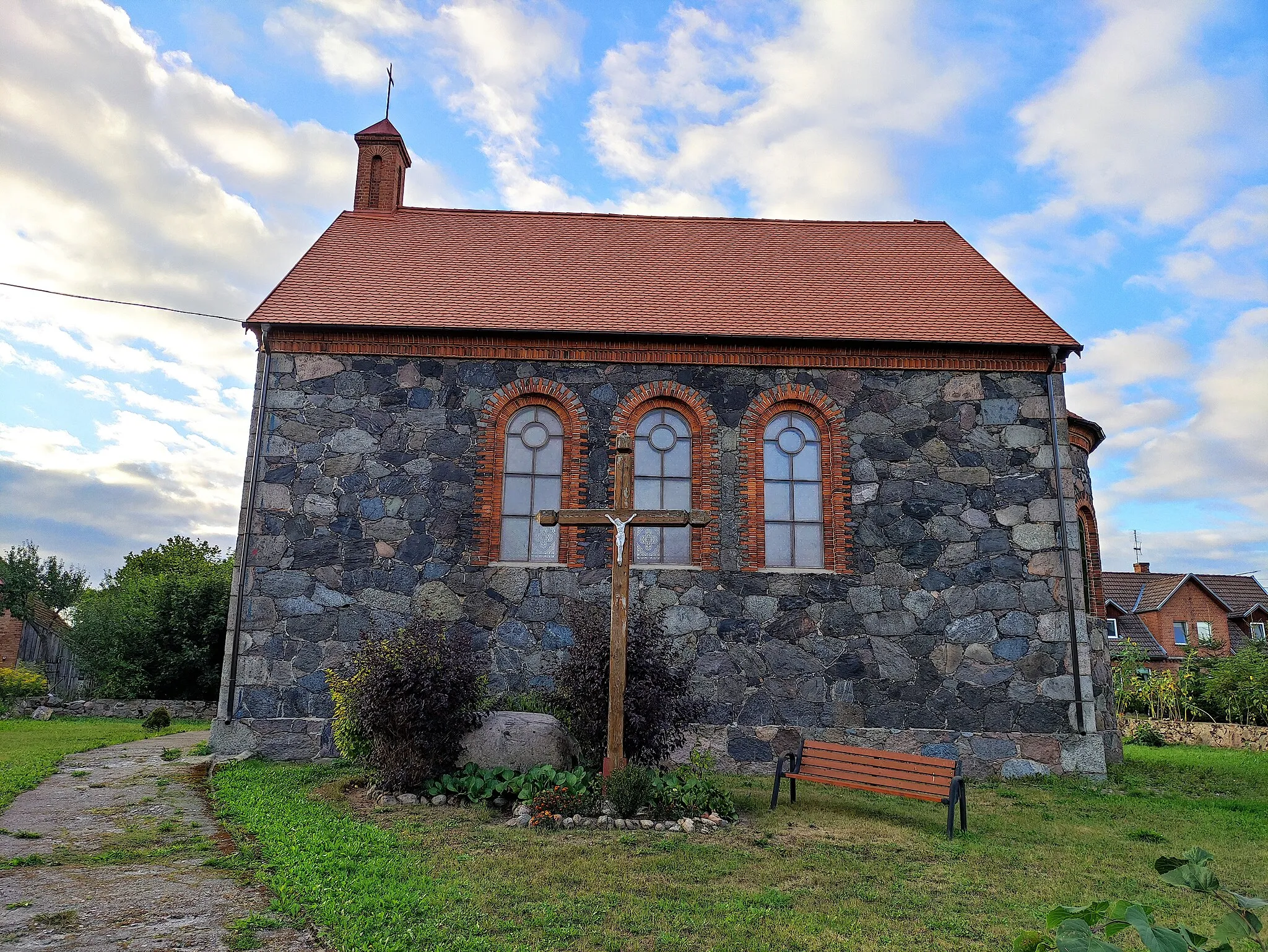 Photo showing: Neogotycki kościół w Stawnie p.w. Matki Boskiej Ostrobramskiej