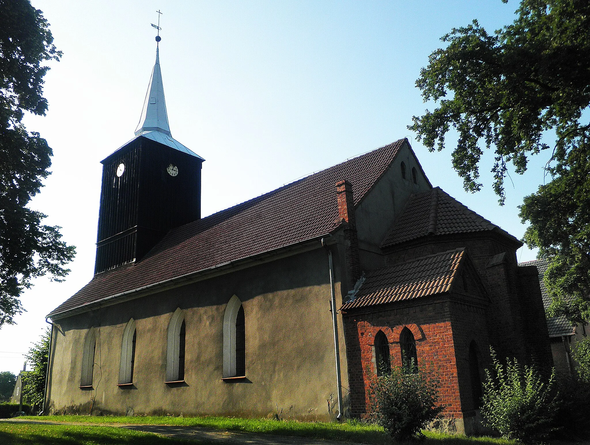 Photo showing: Stare Czarnowo - kościół MB Wspomożenia Wiernych, cmentarz przykościelny