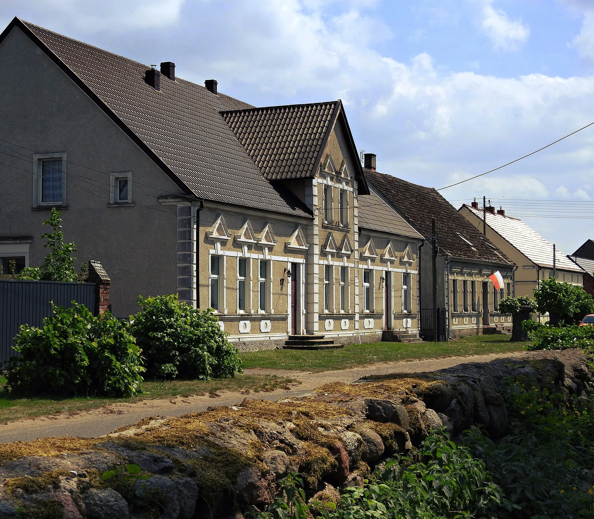 Photo showing: Houses in the village of Przemocze