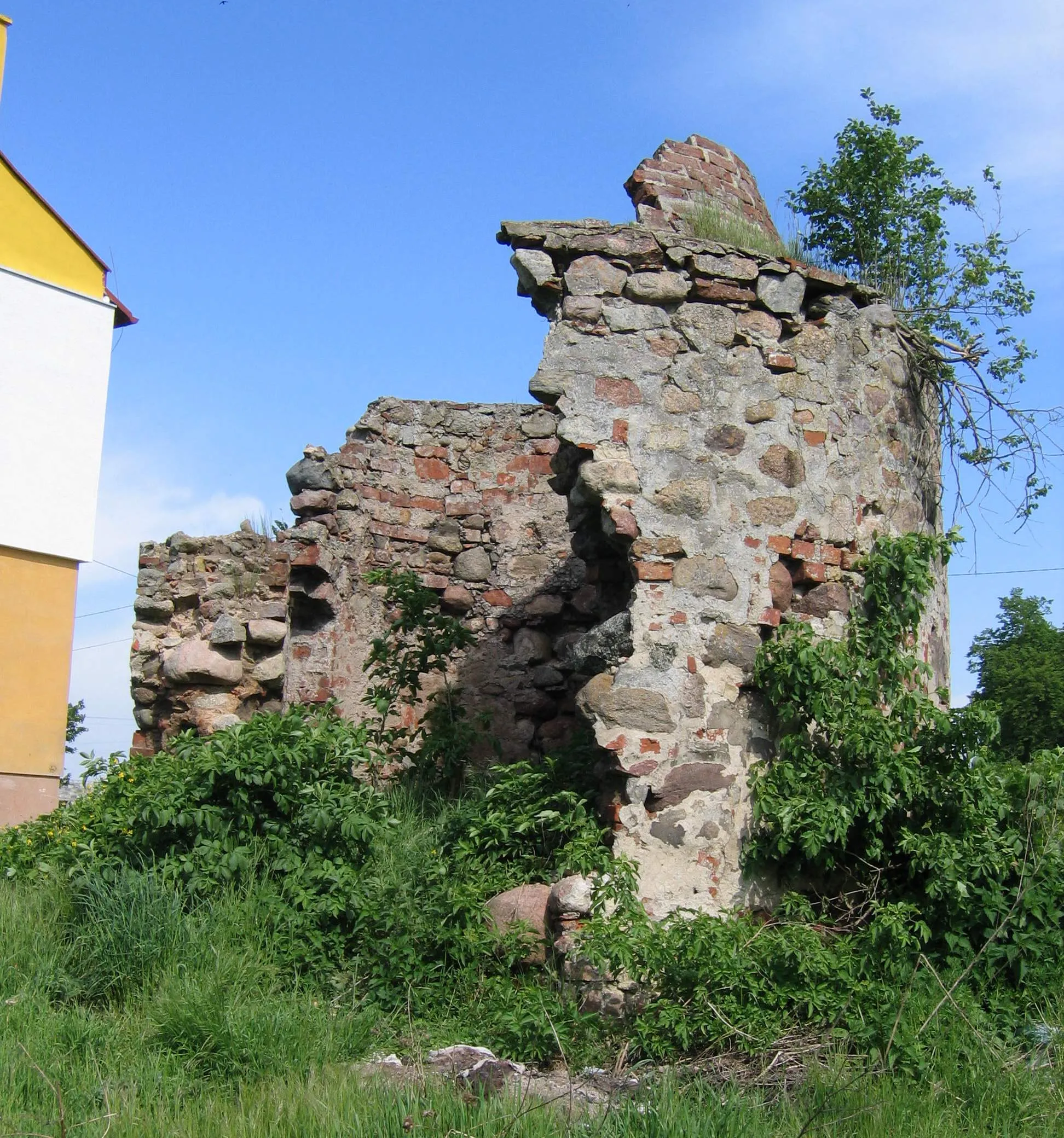 Photo showing: Ruiny wieży Stary Piotr w Morzycy, gmina Dolice
