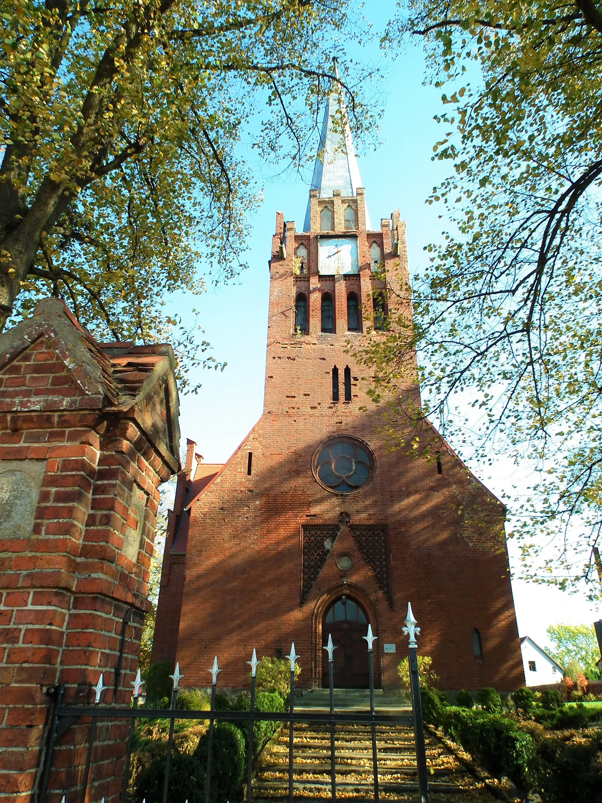 Photo showing: Kościół Chrystusa Króla w Lutkowie.