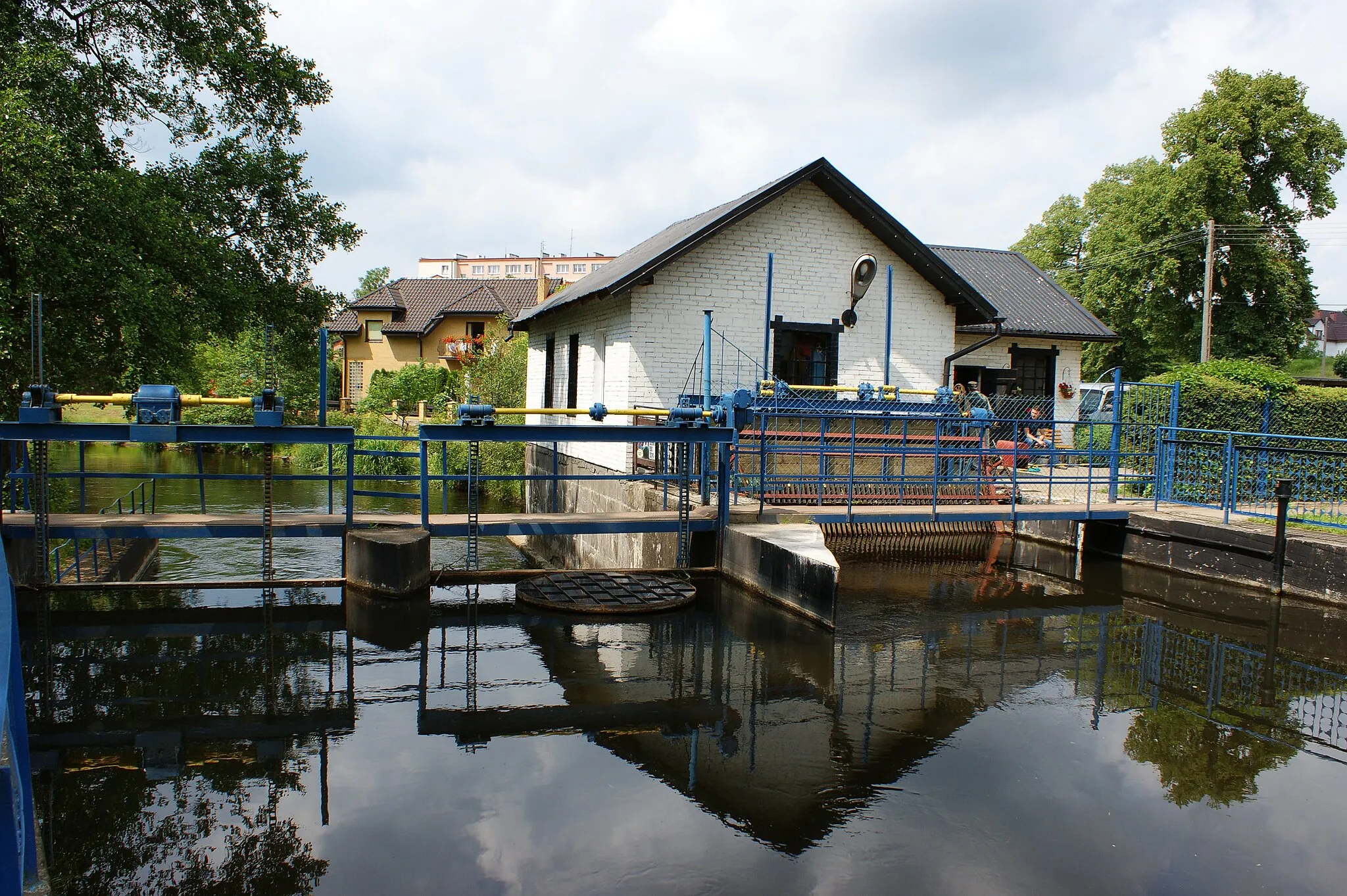 Photo showing: Hydro-electric power station on Rega River in Lobez, NW Poland