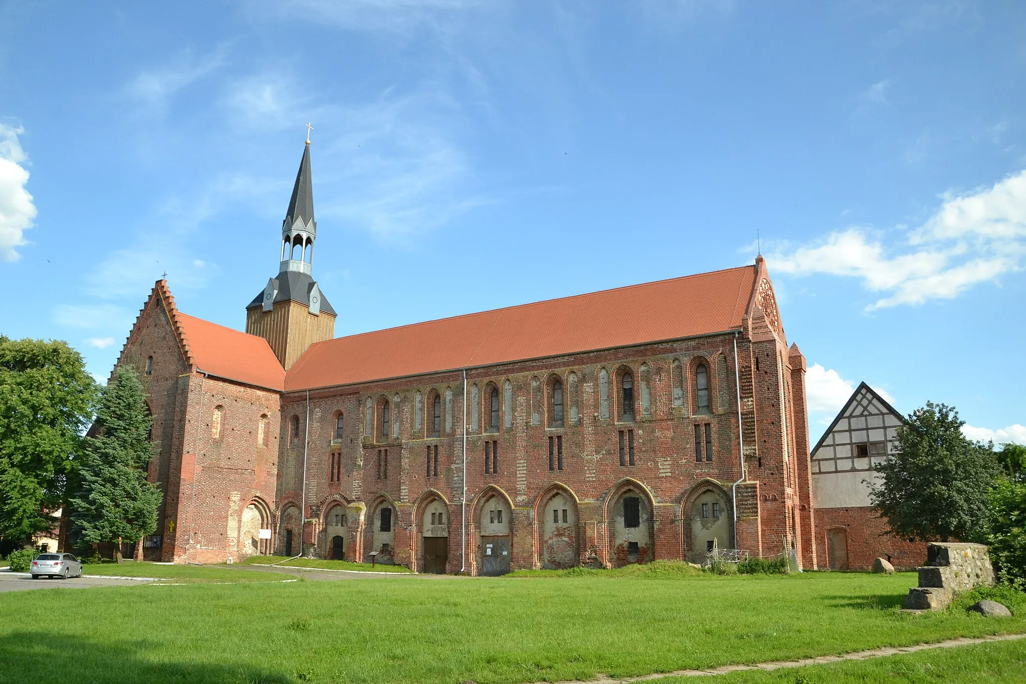 Photo showing: Kościół pw. Najświętszego Serca Pana Jezusa, widok od strony północno-zachodniej