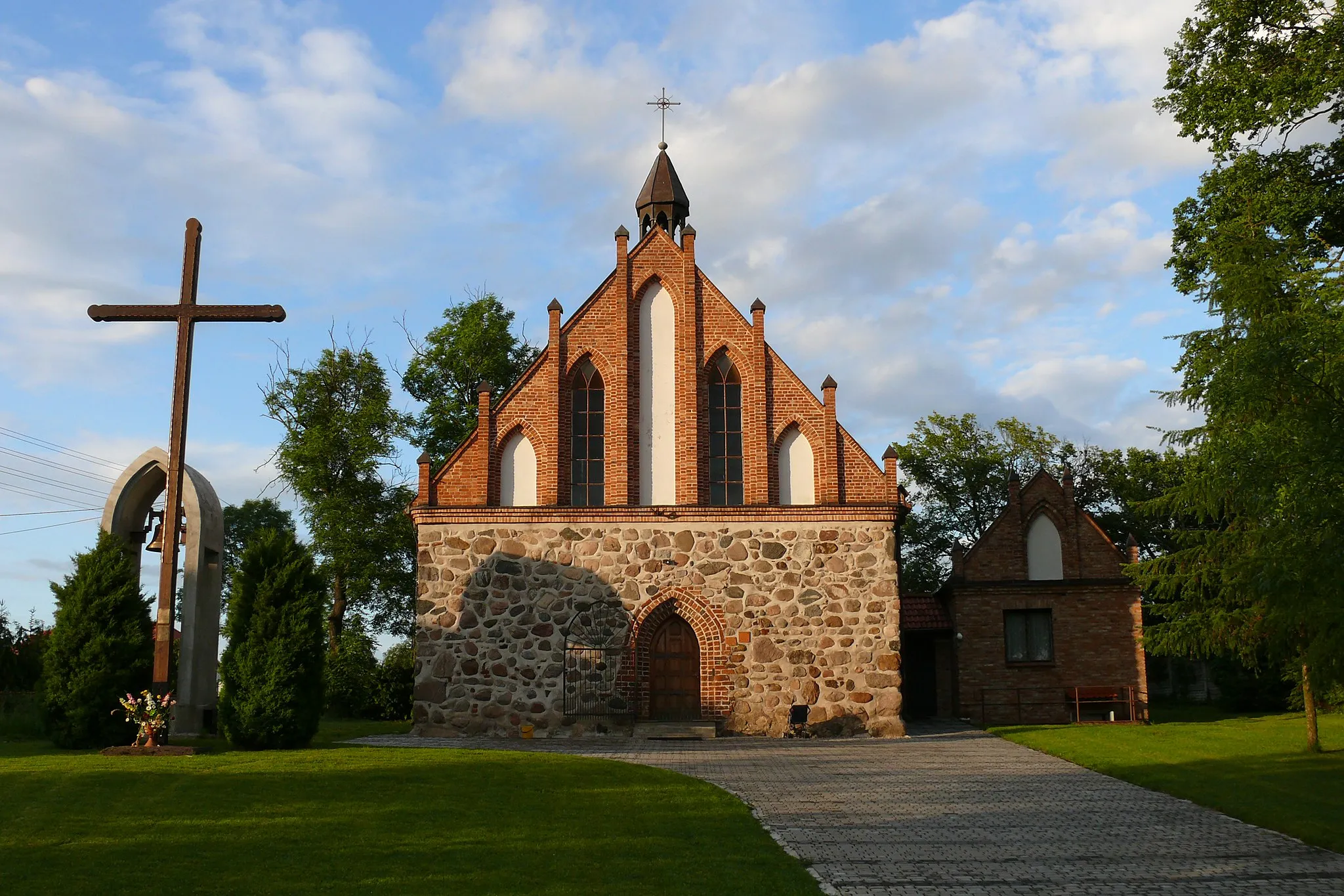 Photo showing: Kościół filialny p.w. Narodzenia NMP w Klępinie (zabytek nr rejestr. 1111)