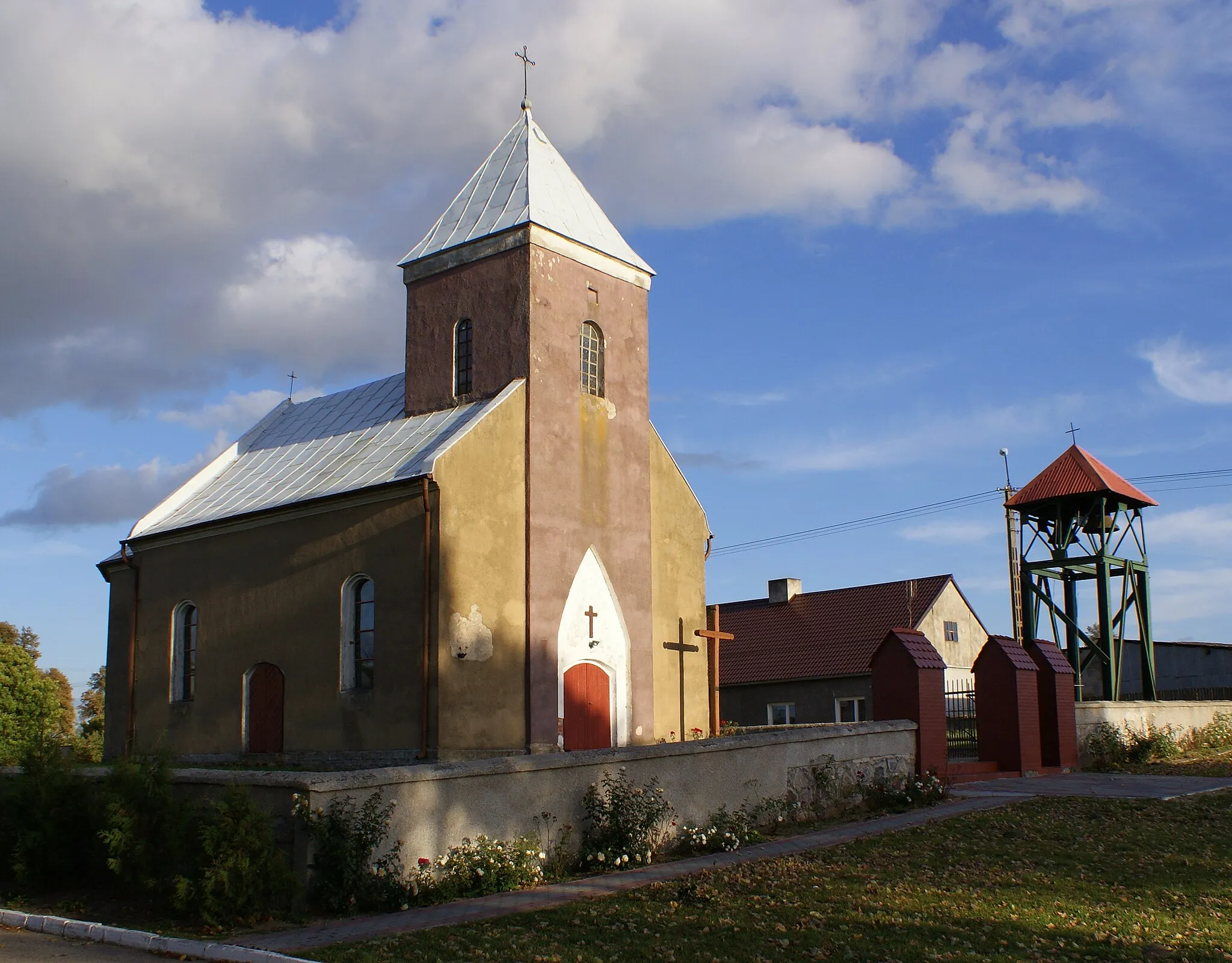 Photo showing: Saint John the Baptist church in Gostomia, Poland