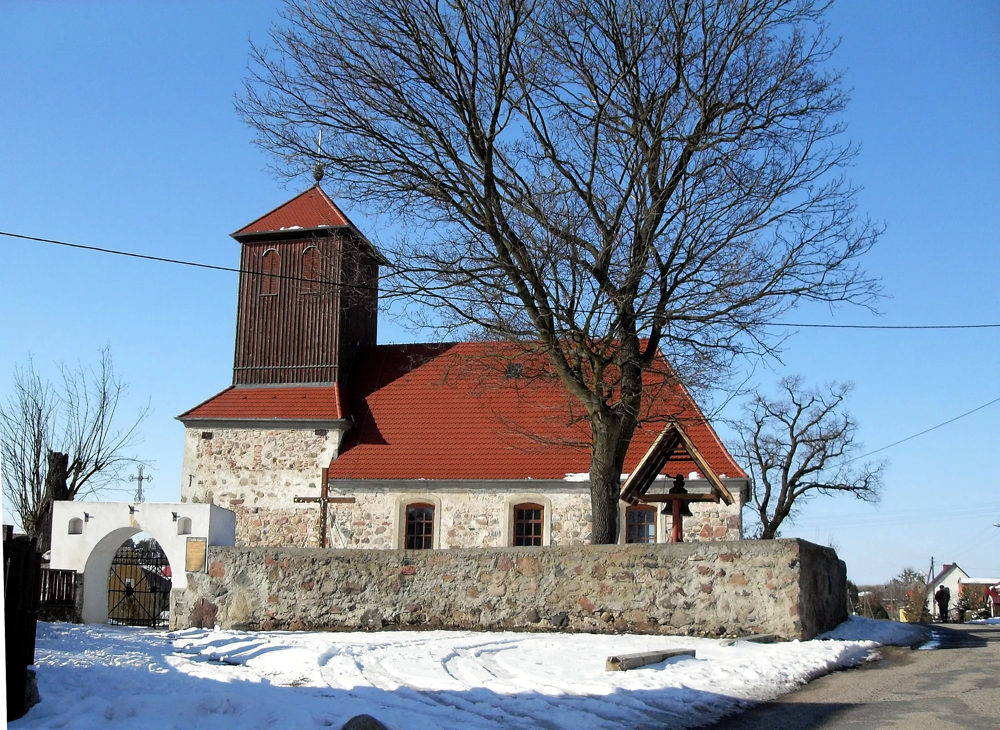 Photo showing: Dębogóra - rzymskokatolicki kościół filialny p.w. Nawiedzenia NMP, XV, XVII