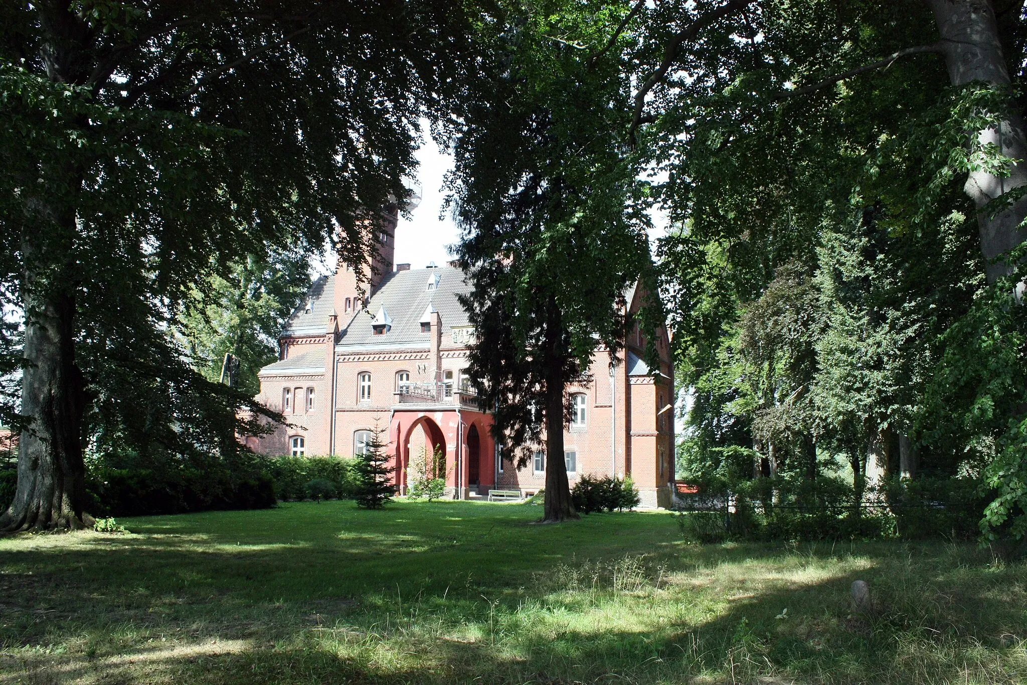 Photo showing: Bobrowo - park pałacowy z aleją dojazdową, 1851-1853