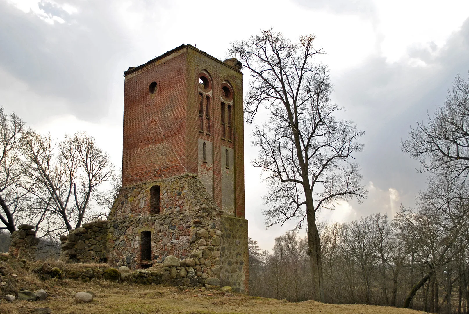 Photo showing: Błądkowo - ruiny kościoła