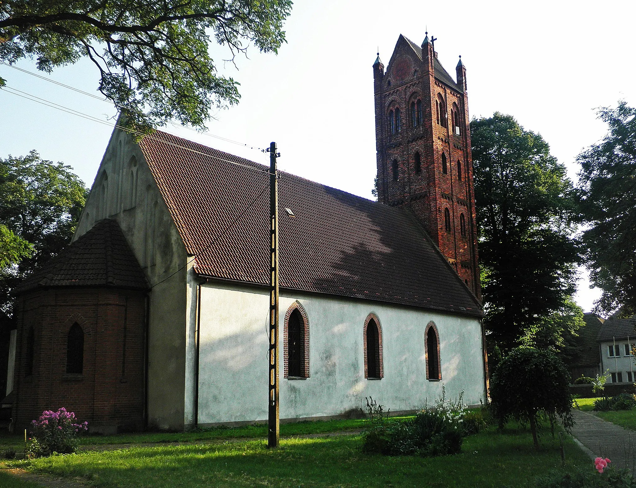 Photo showing: Kościół parafialny pw. Matki Bożej Królowej Polski w Bielicach.