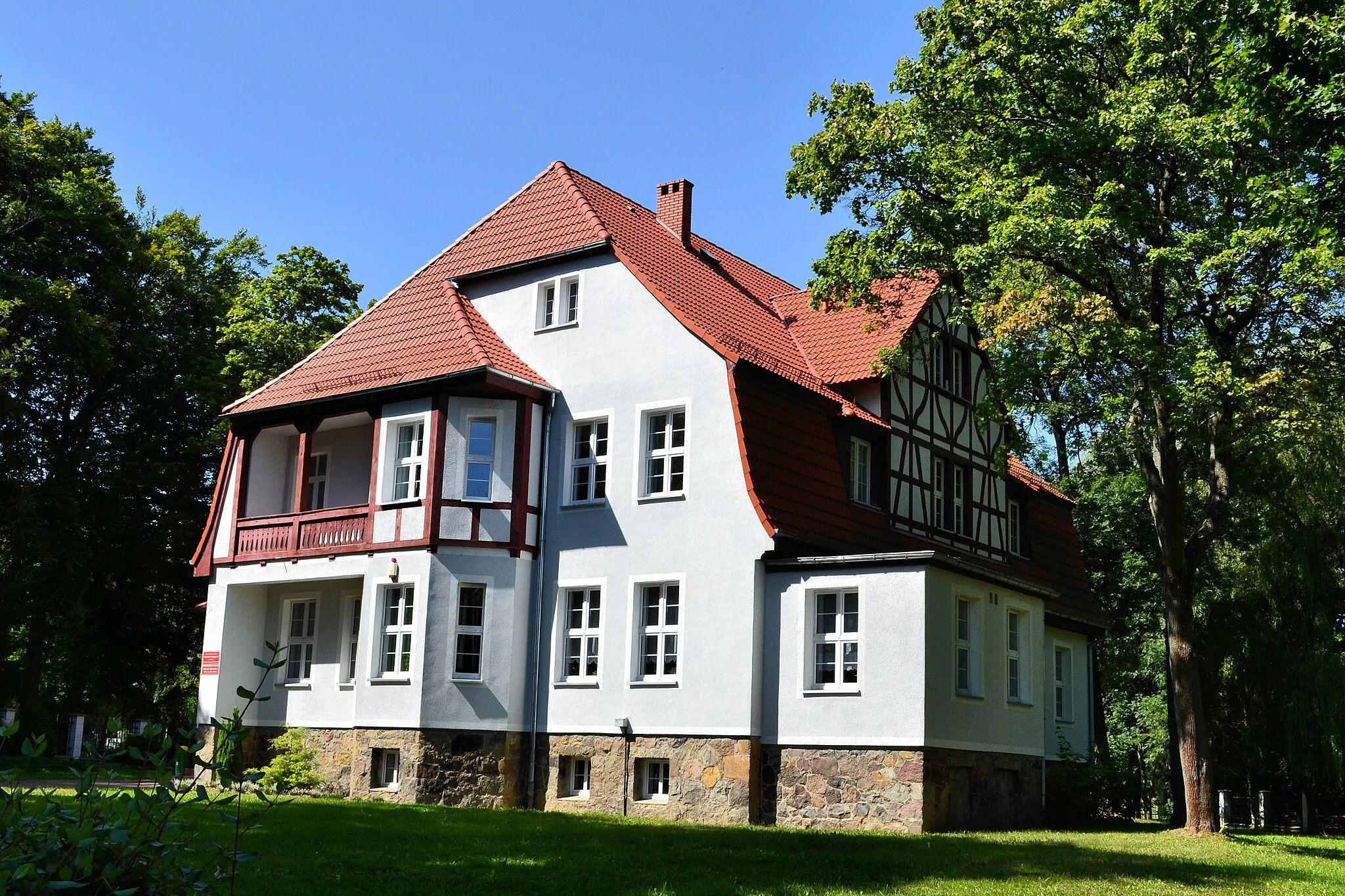 Photo showing: Willa w parku Chopina w Drawsku Pomorskim zaprojektowana przez Waltera Gropiusa