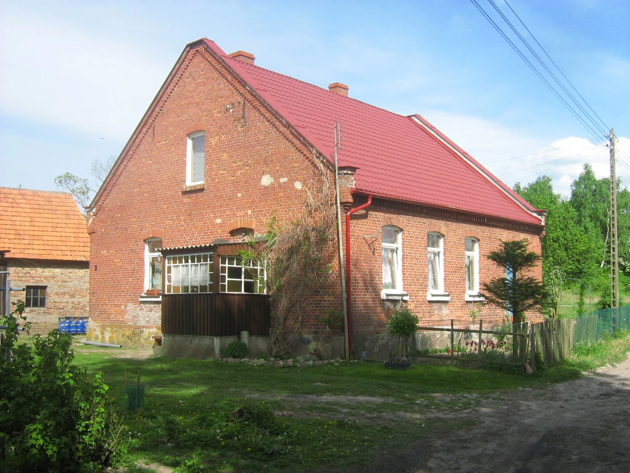 Photo showing: Zabytkowy dom w Lasce, o numerze "2".