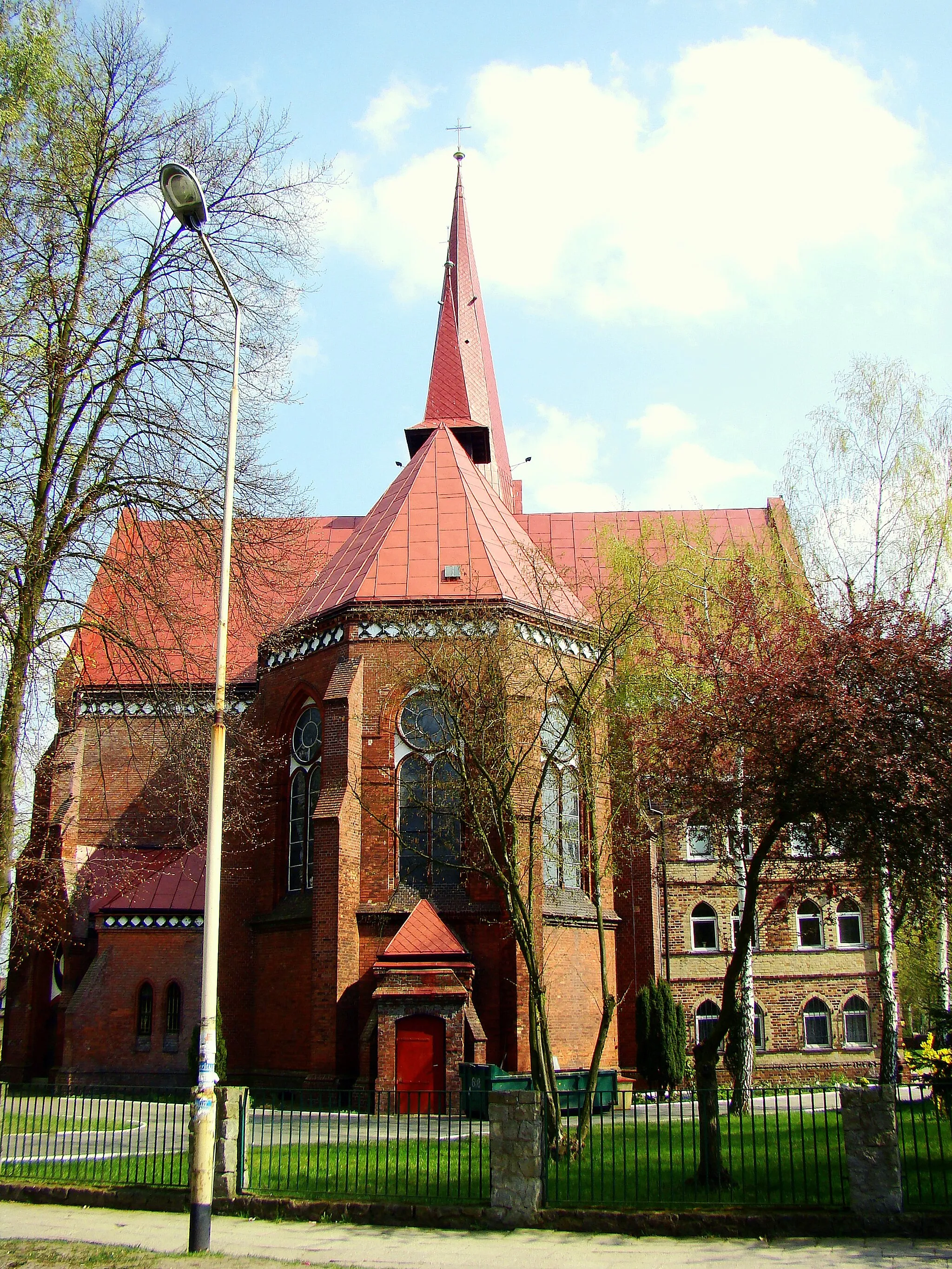 Photo showing: Kościół Niepokalanego Poczęcia NMP w Policach (ściania zachodnia), Polska