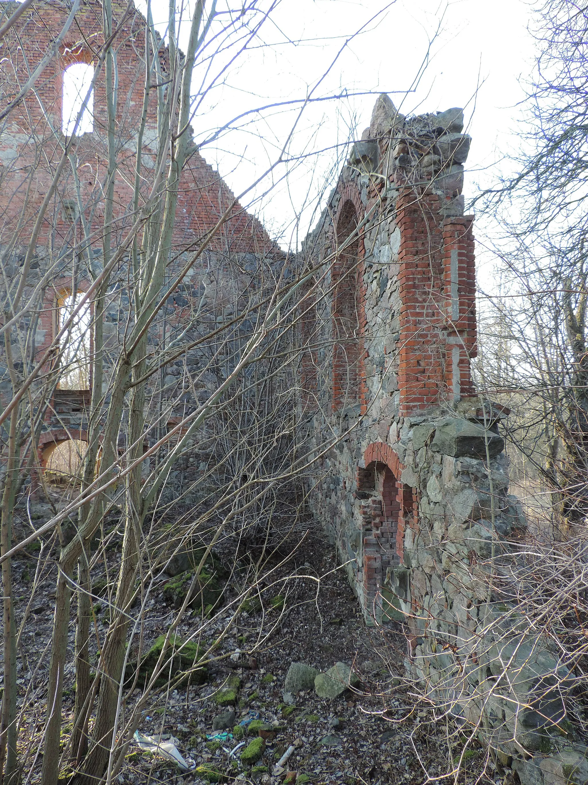 Photo showing: Ruins of the church in Suliborek, NW Poland