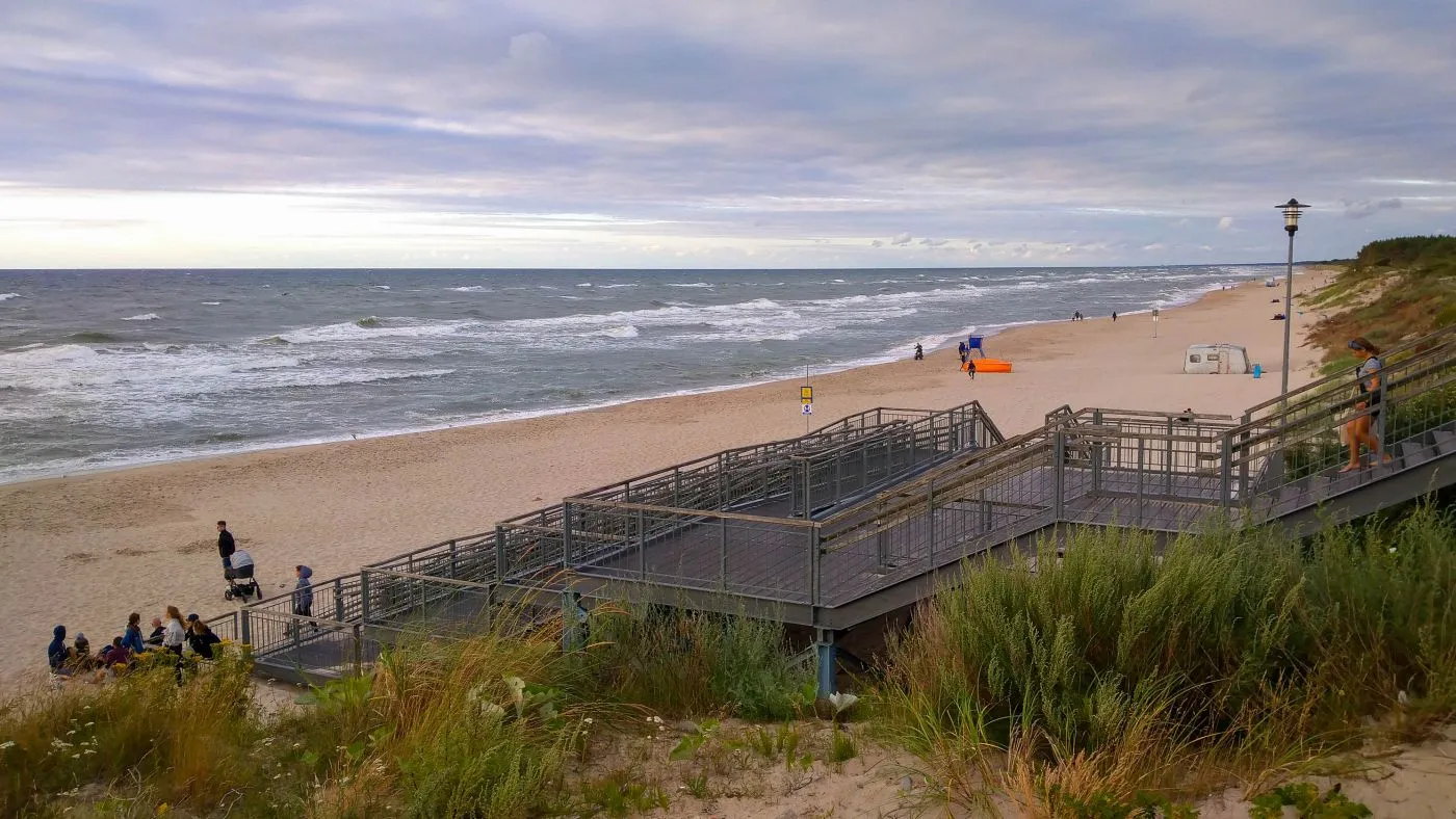 Photo showing: Główne zejście na plażę w Łazach