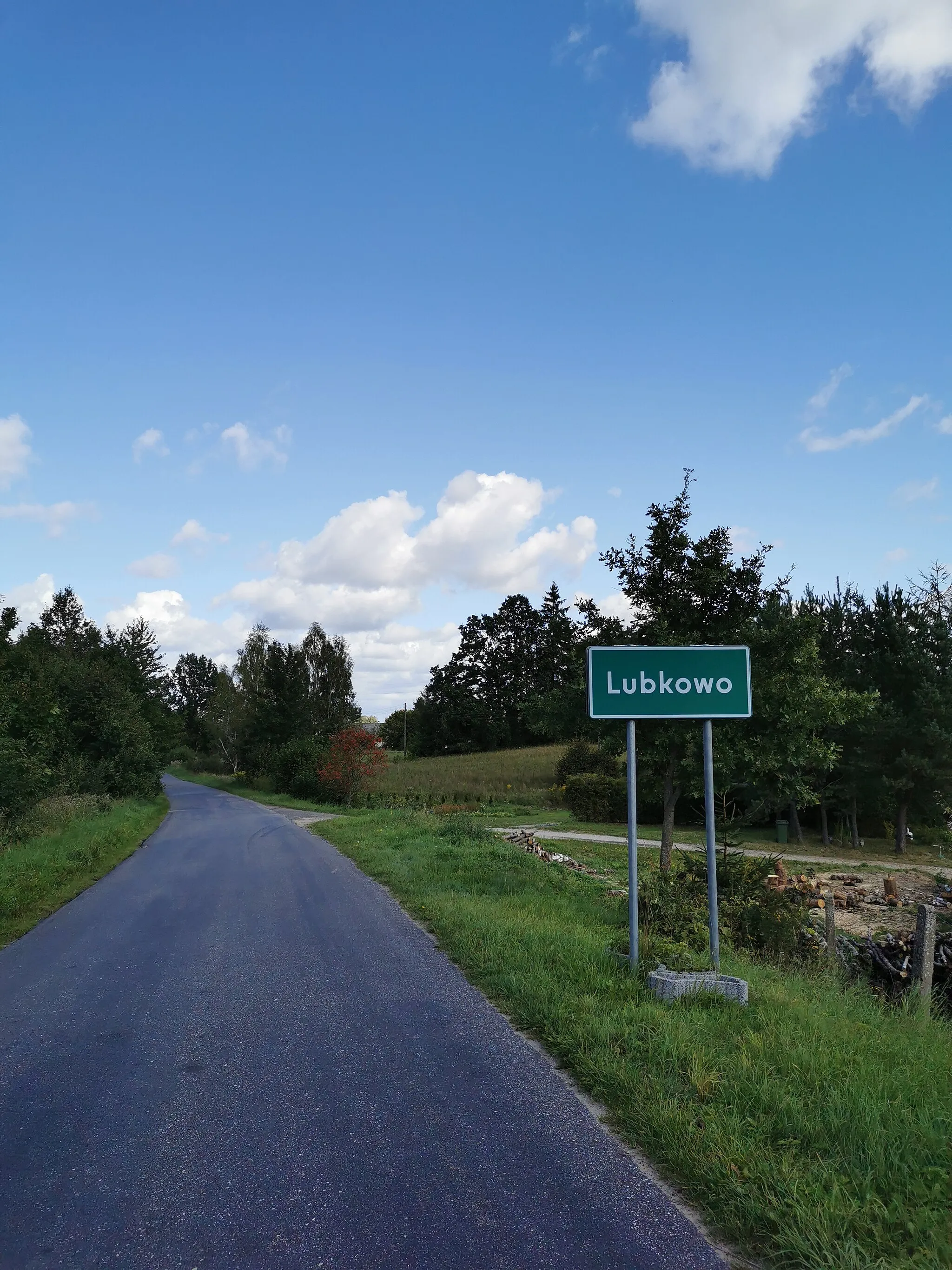 Photo showing: Znak wjazdu do miejscowości Lubkowo w gminie Miastko