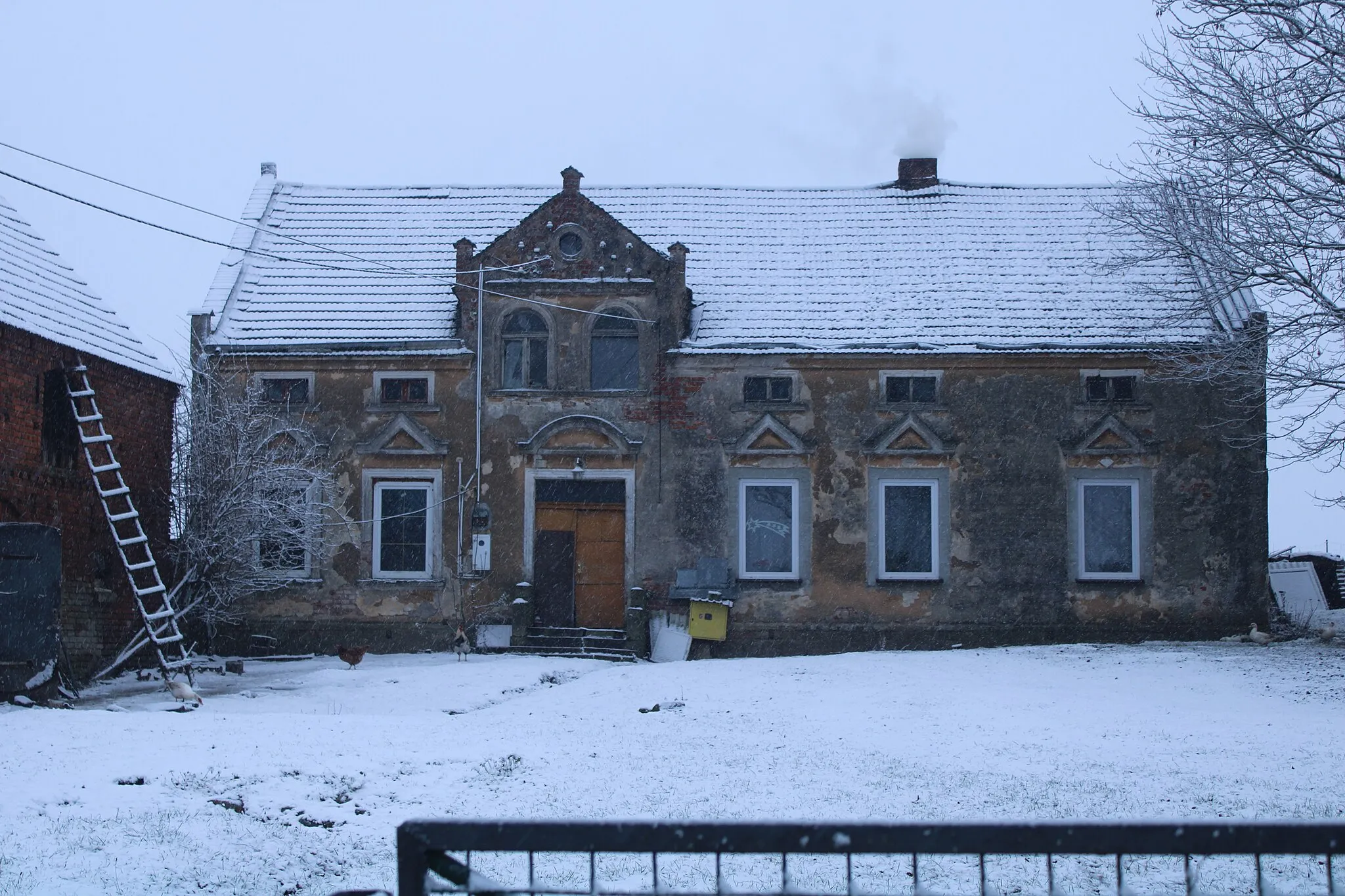 Photo showing: Budynek nr 25 we wsi Drzonowo