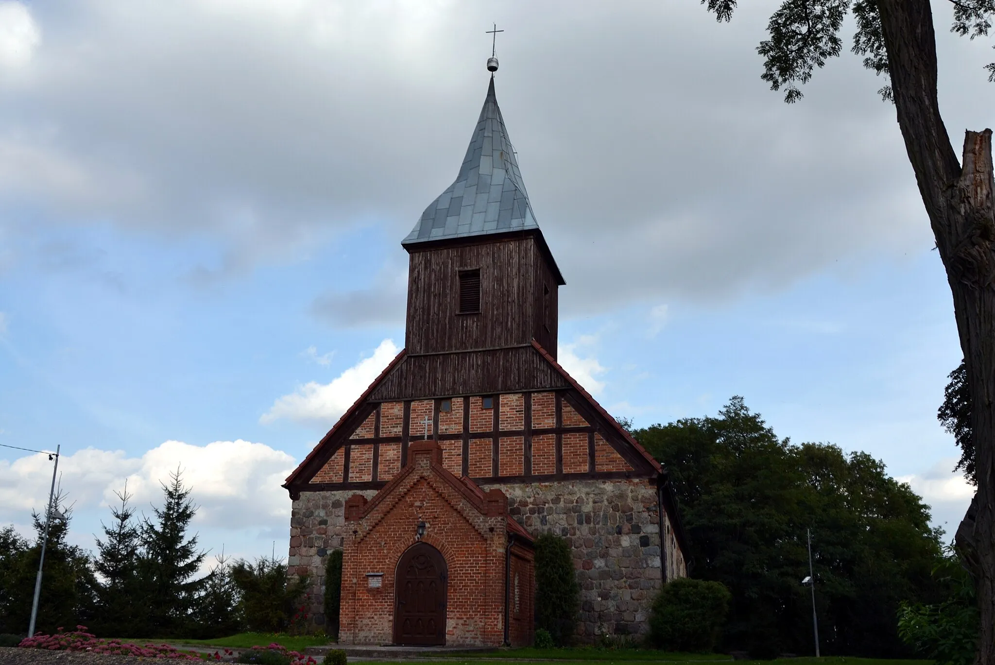 Photo showing: Gogolice - kościół MB Częstochowskiej