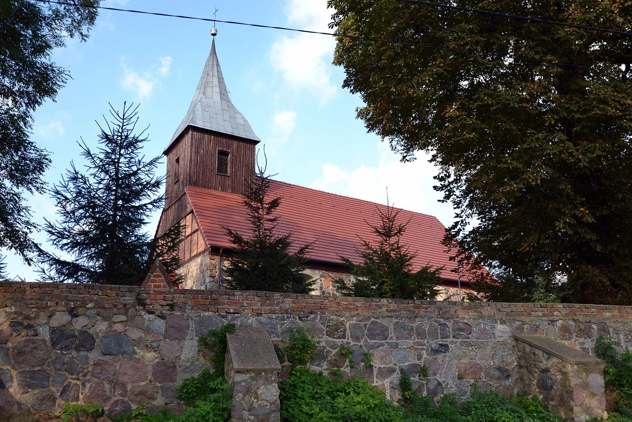 Photo showing: Gogolice - kościół MB Częstochowskiej