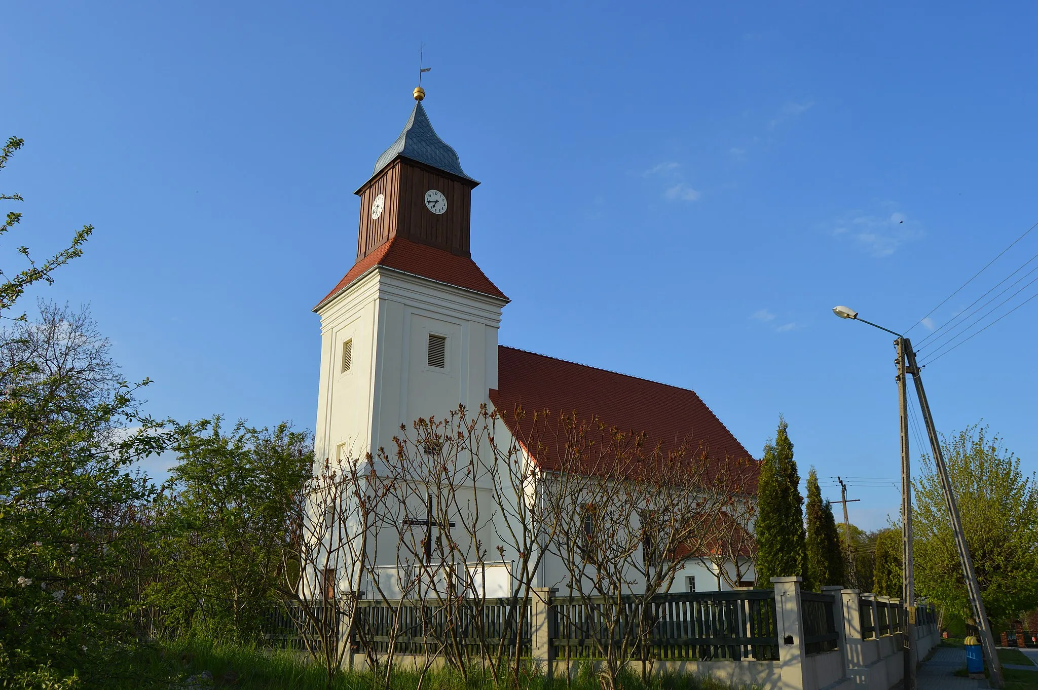 Photo showing: XVIII-wieczny kościół barokowy p.w. Wniebowzięcia NMP w Mierzęcinie według stanu z 2015 roku.