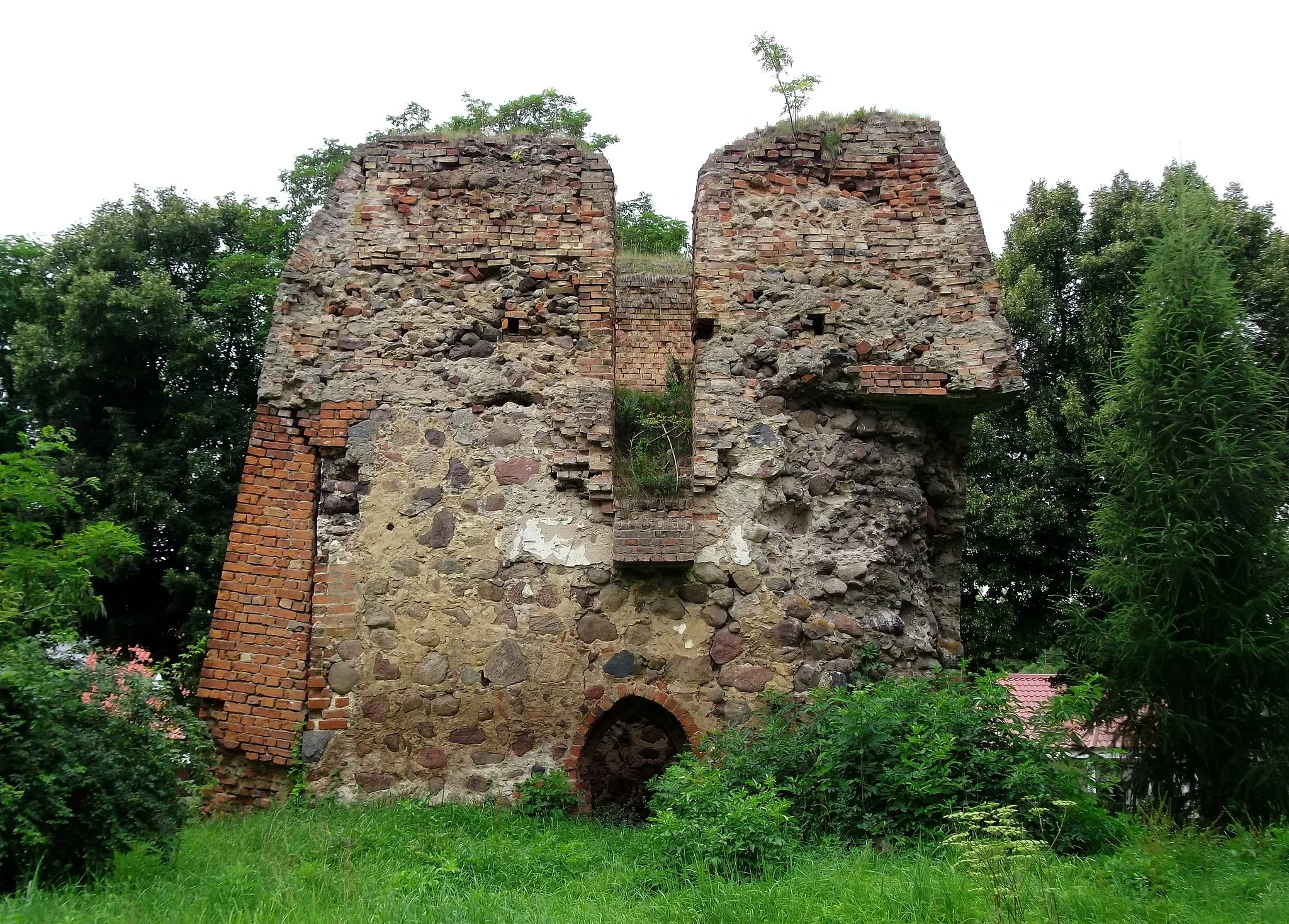 Photo showing: Nowe Chrapowo - ruina kościoła filialnego cmentarnego