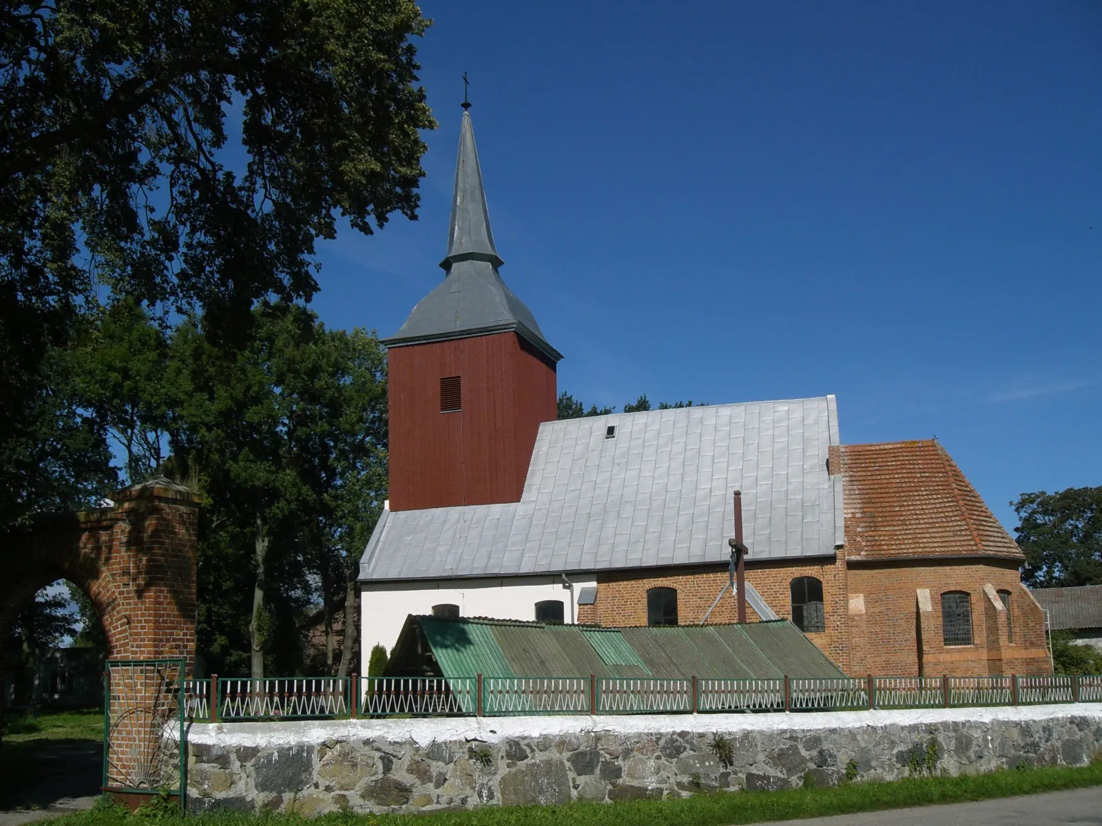 Photo showing: St. Mary's Immaculate Heart Church in Roby, Poland (ex protestant church)