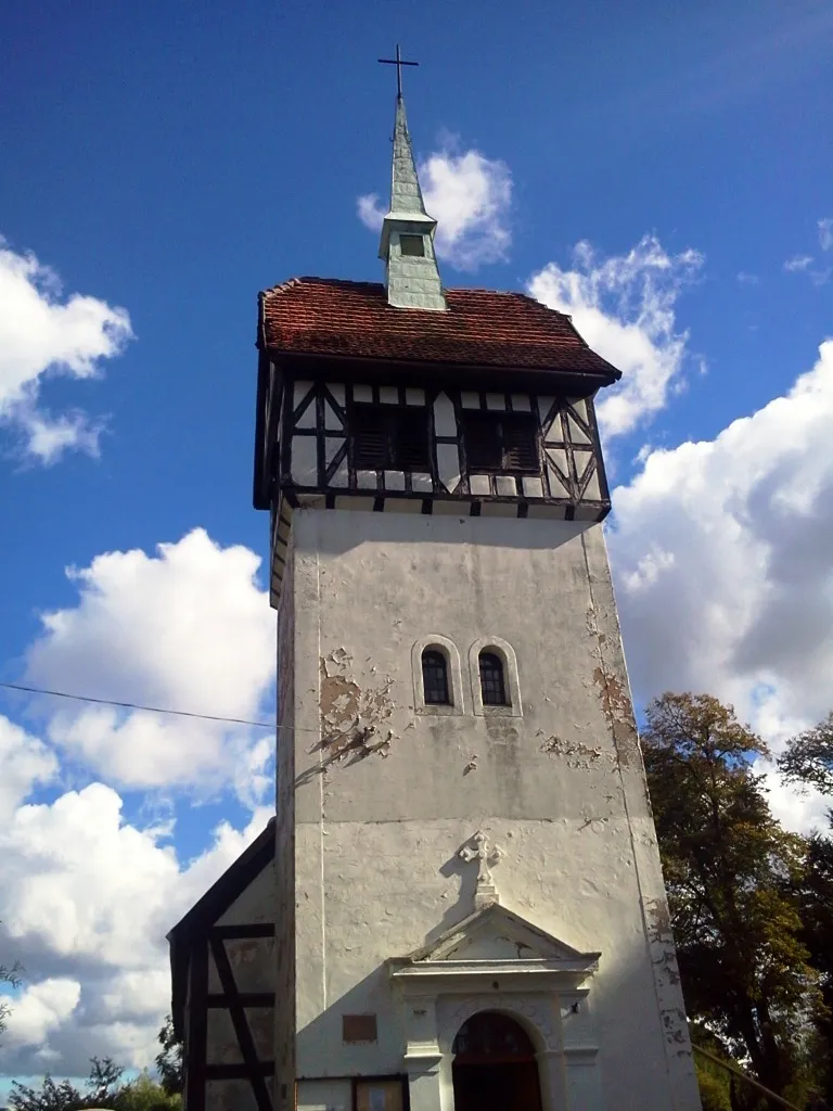Photo showing: Widok na fasadę kościoła