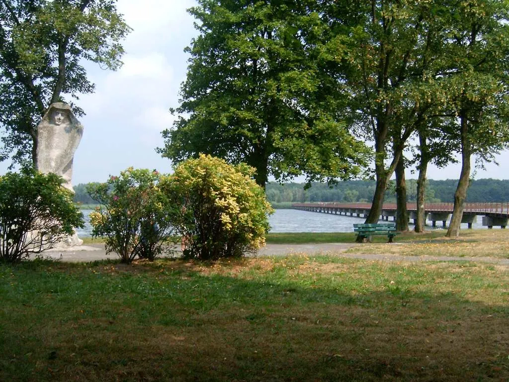 Photo showing: Kamień Pomorski - Kładka przez Zatokę Karpinkę na dawną plażę miejską przy wsi Żółcino