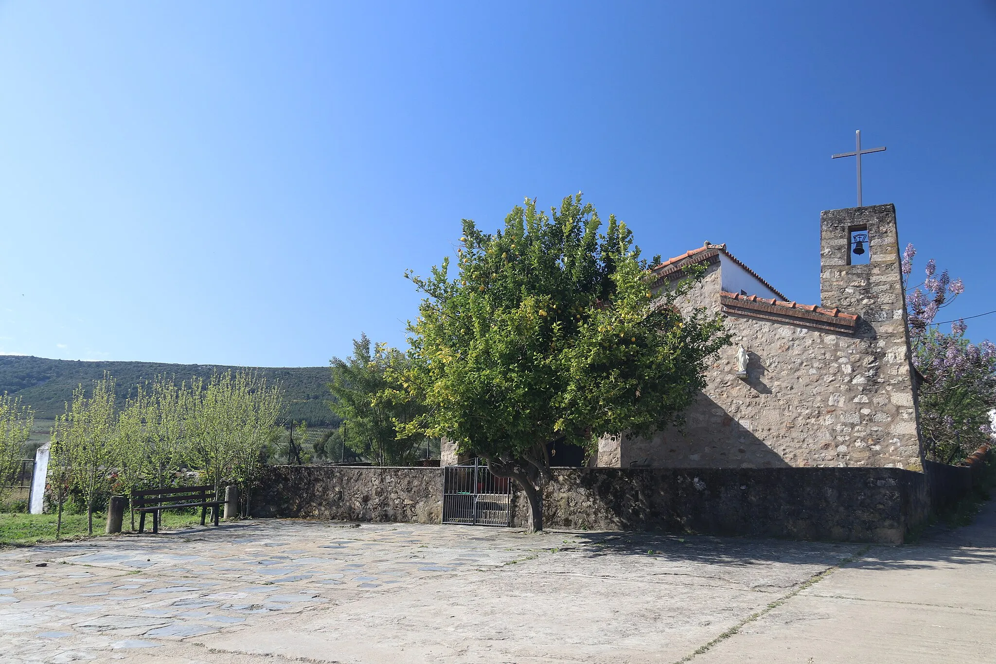 Photo showing: Iglesia de Alcorneo.